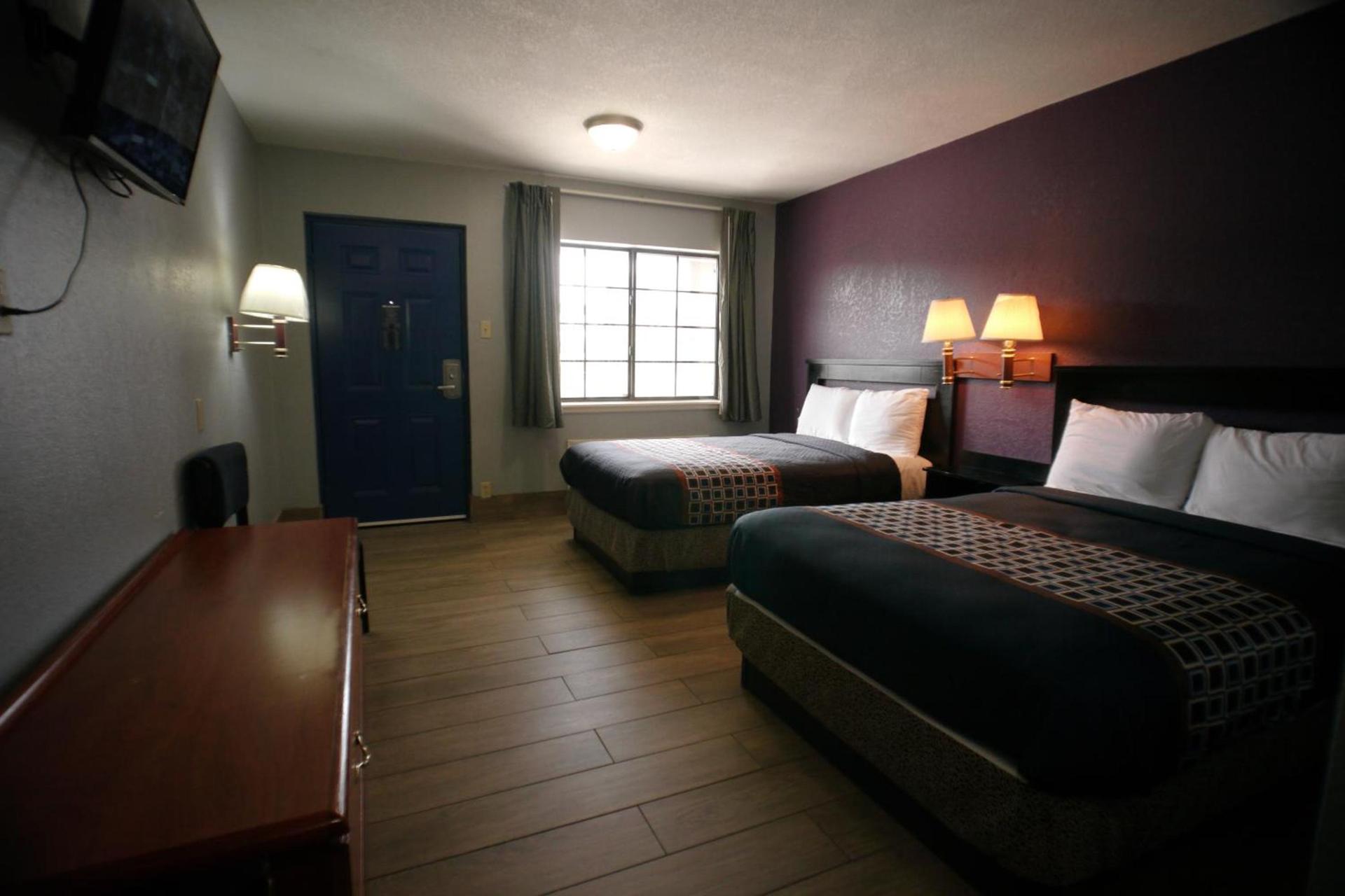 Texas Inn McAllen Airport photo 24
