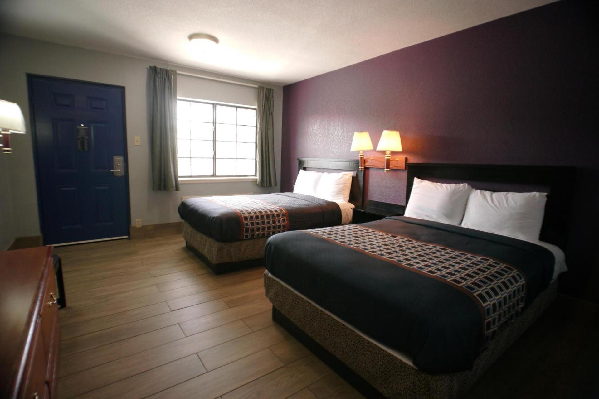 Texas Inn McAllen Airport photo 33