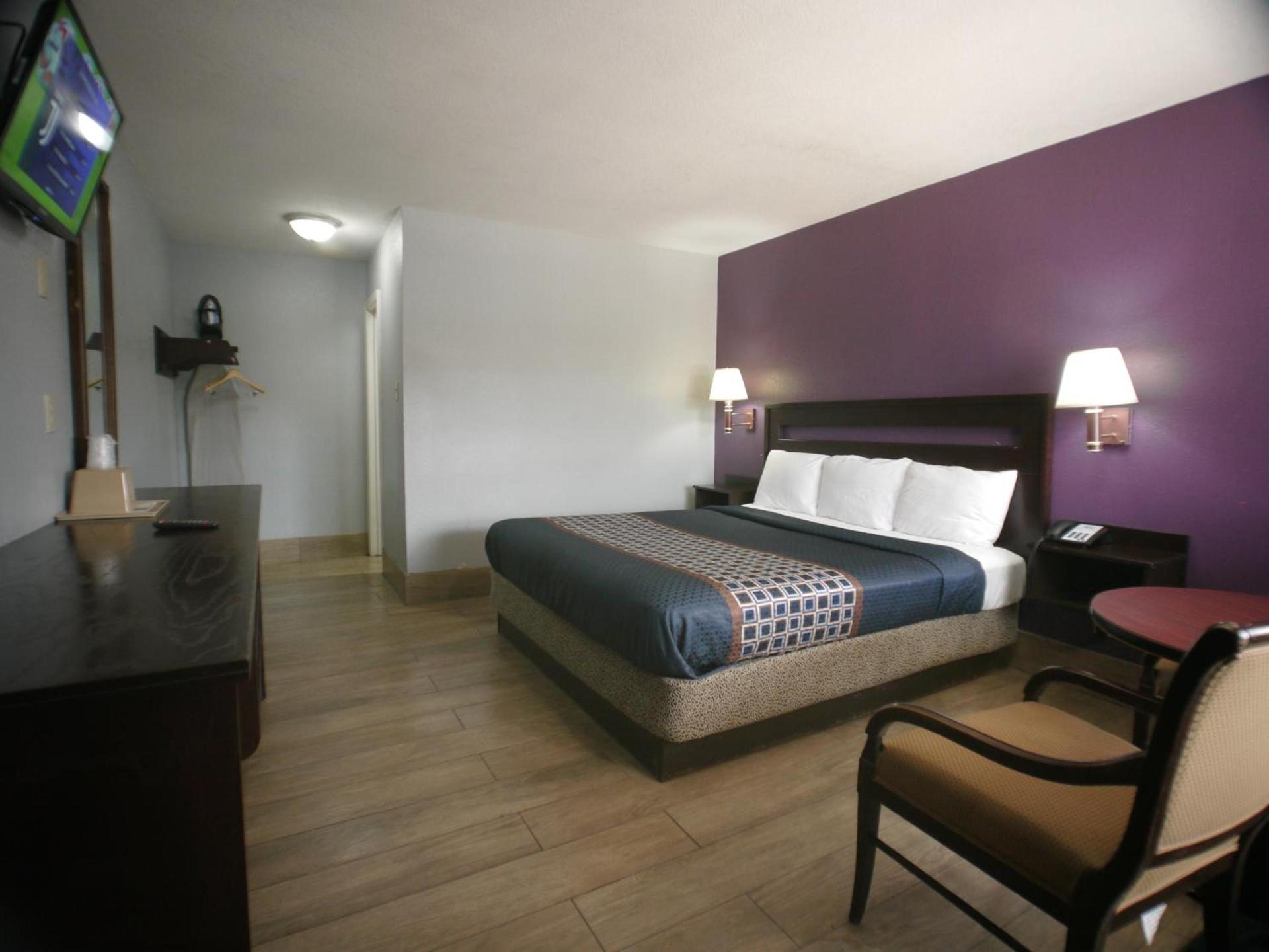 Texas Inn McAllen Airport photo 34