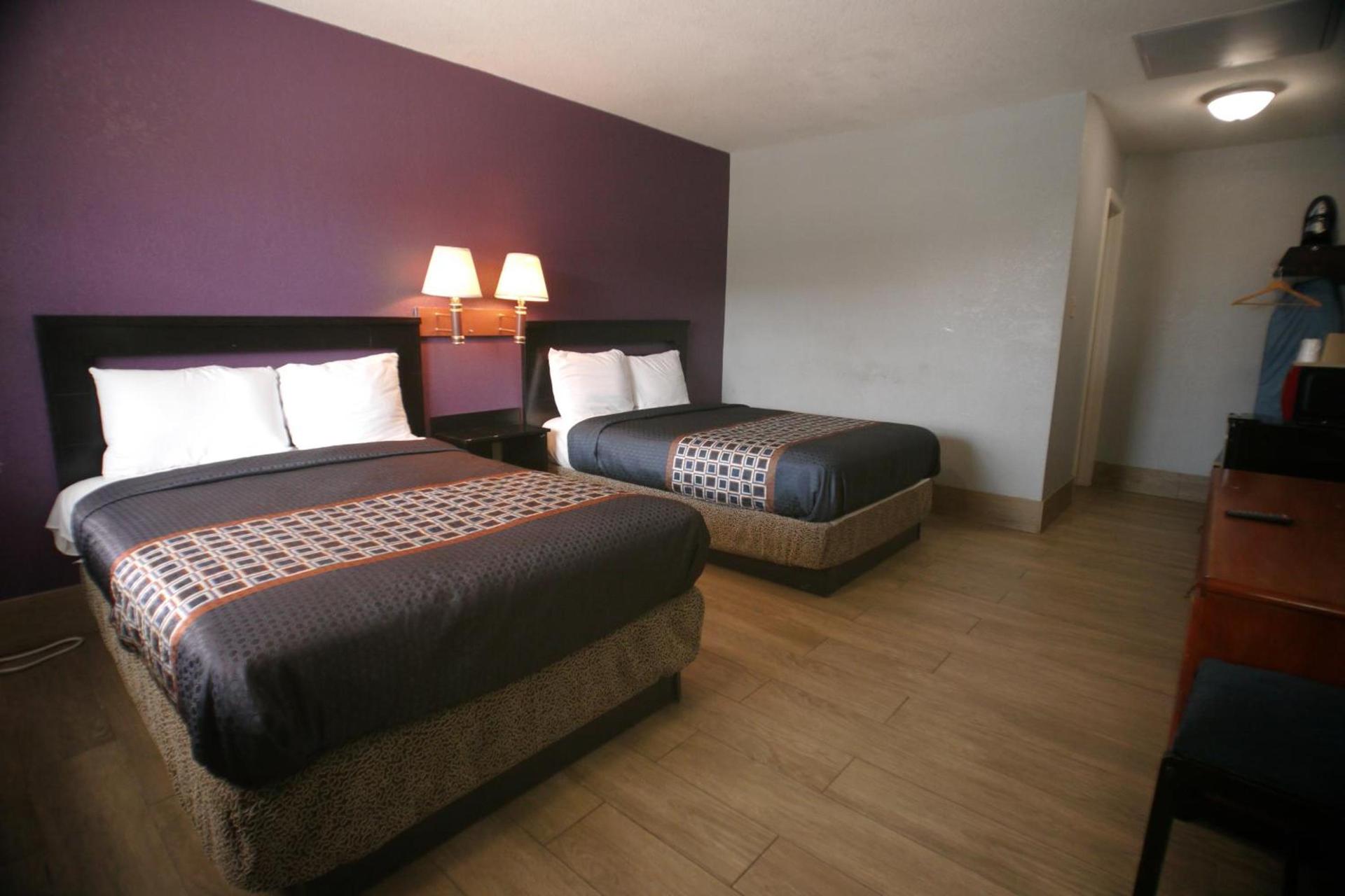 Texas Inn McAllen Airport photo 54