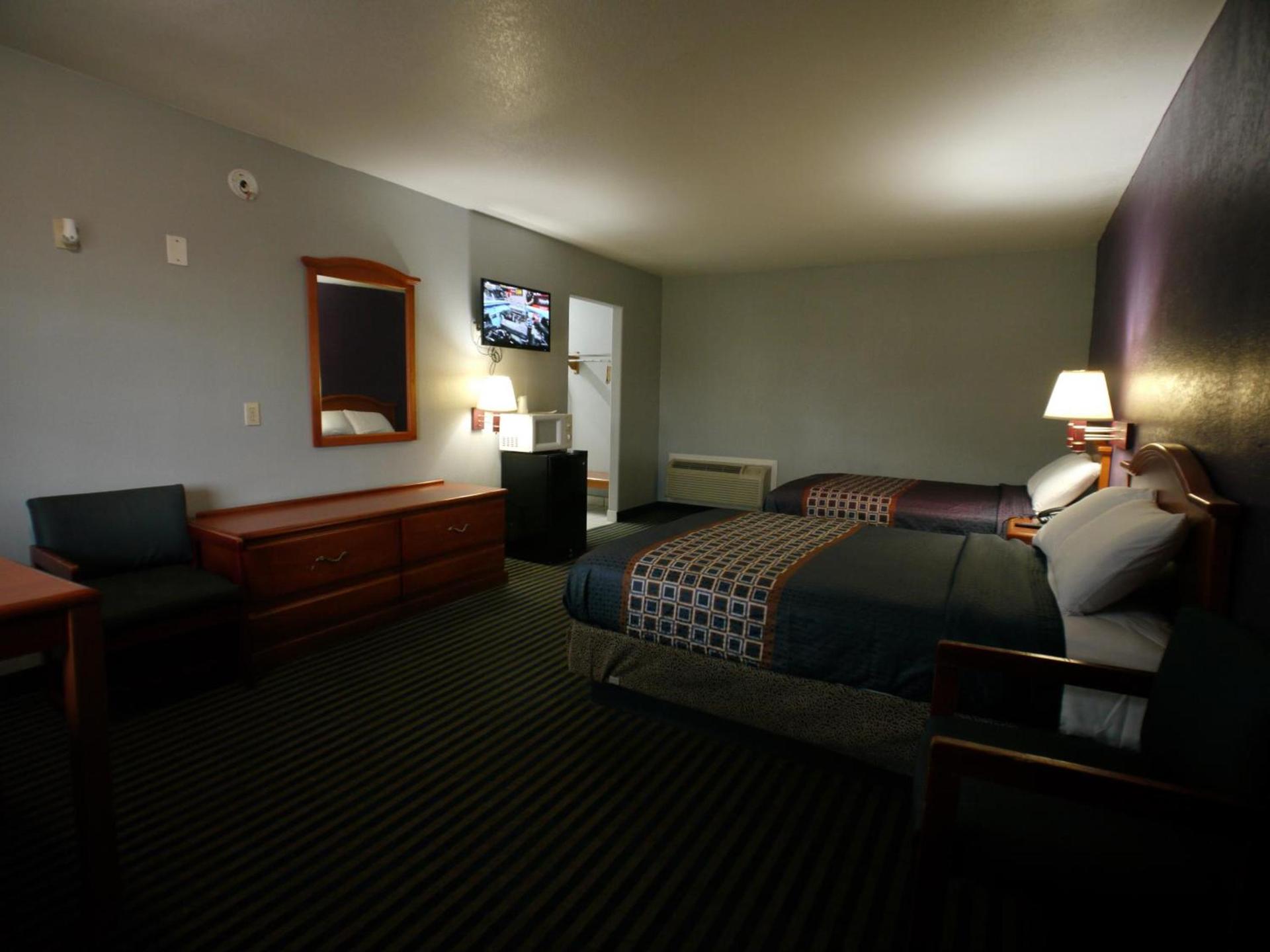 Texas Inn McAllen Airport photo 48