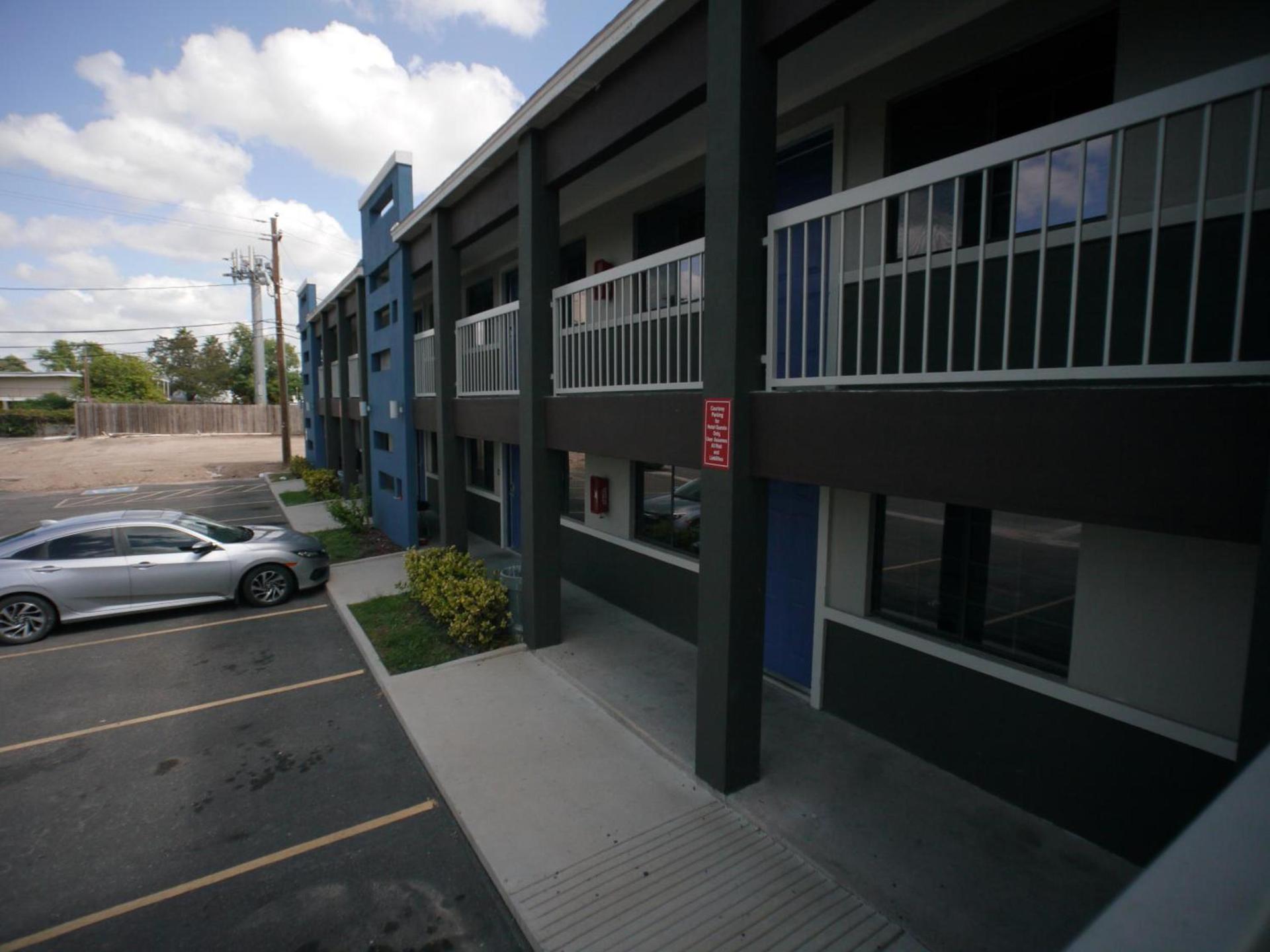 Texas Inn McAllen Airport photo 53