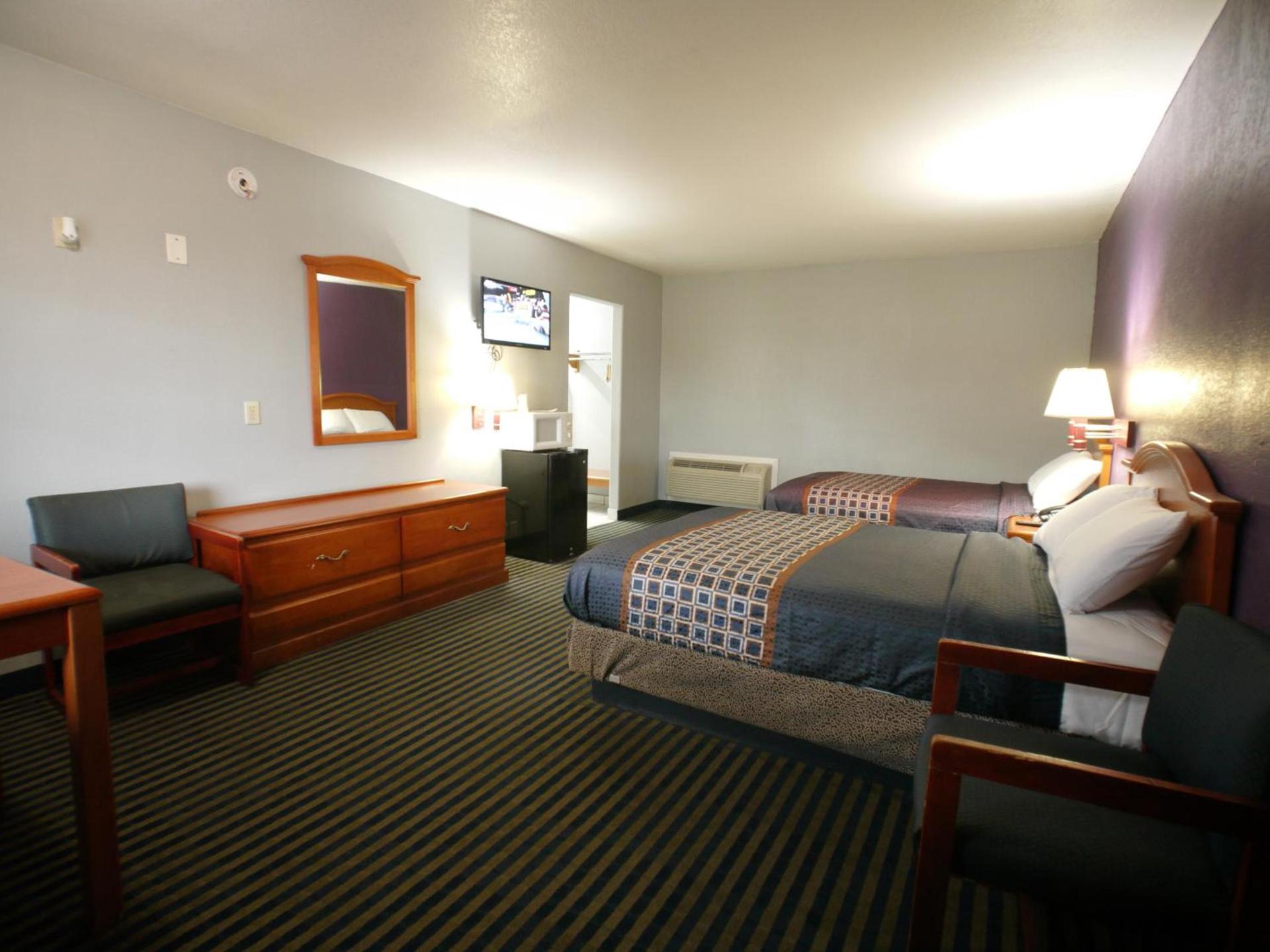 Texas Inn McAllen Airport photo 56