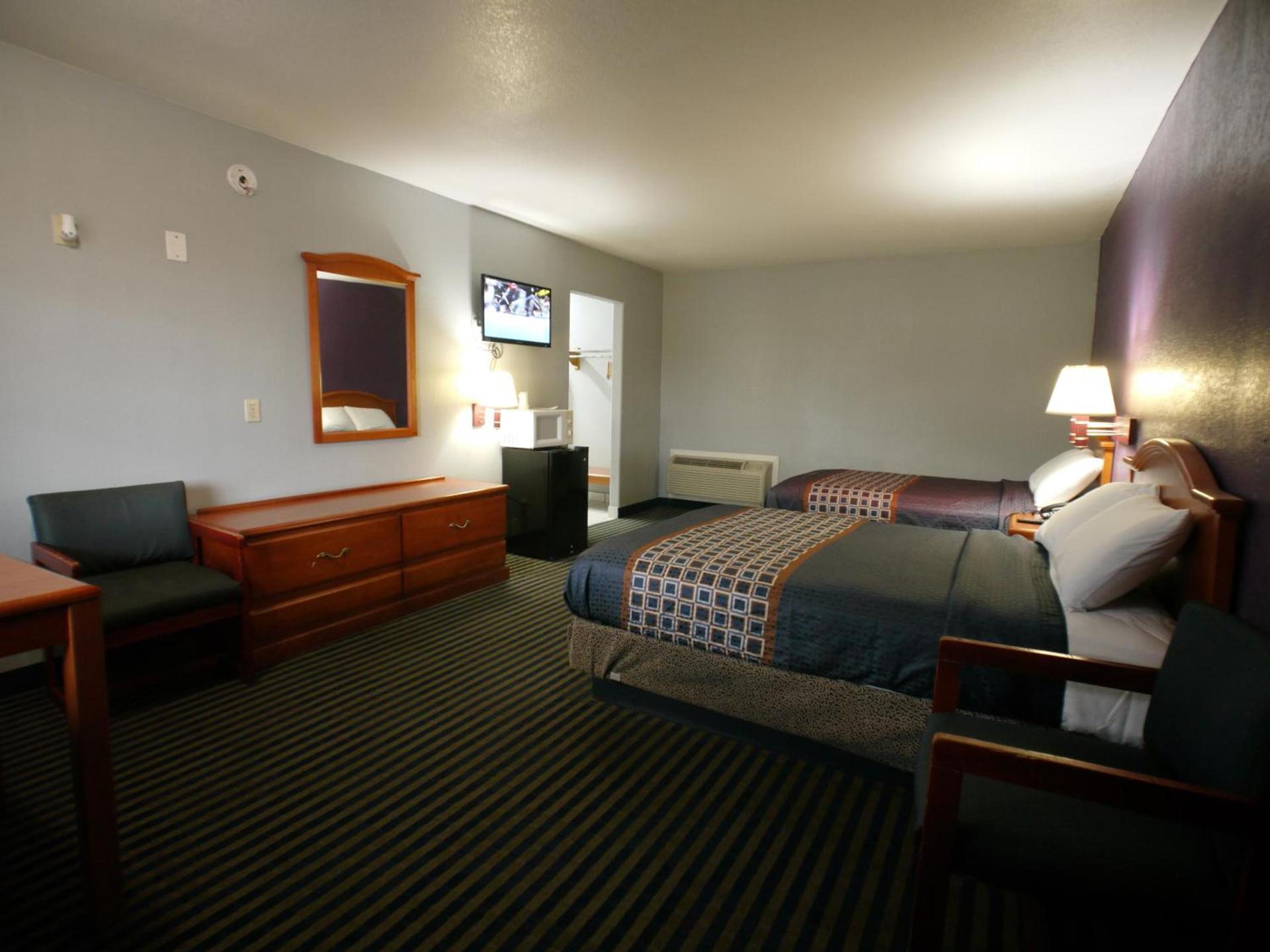 Texas Inn McAllen Airport photo 55