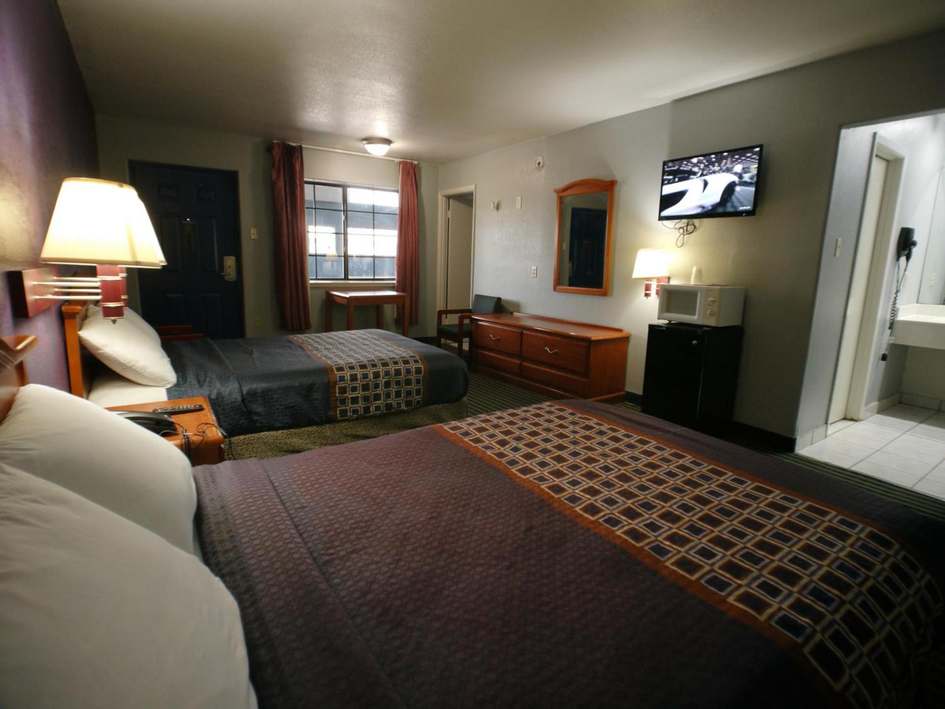Texas Inn McAllen Airport photo 60