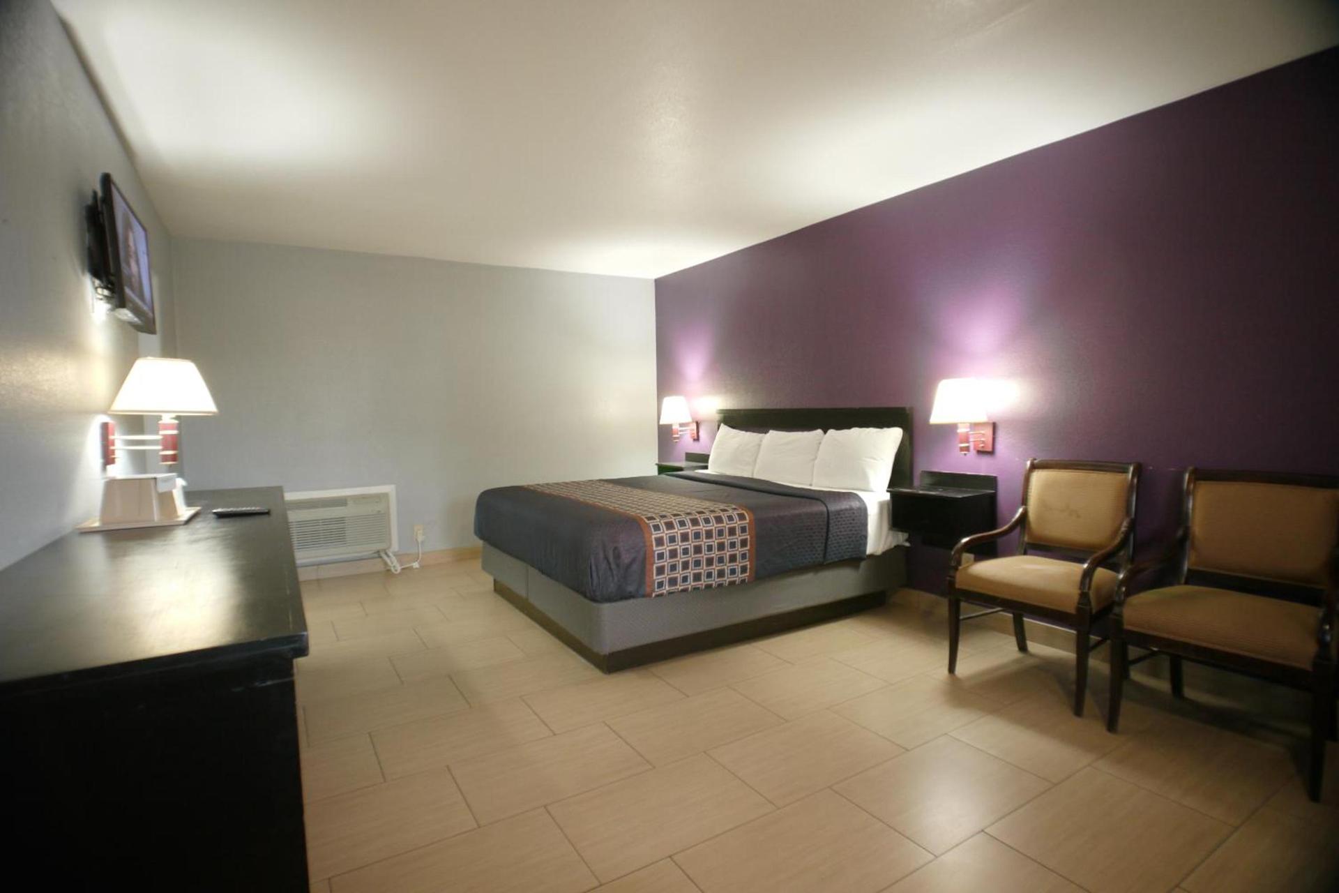 Texas Inn McAllen Airport photo 64