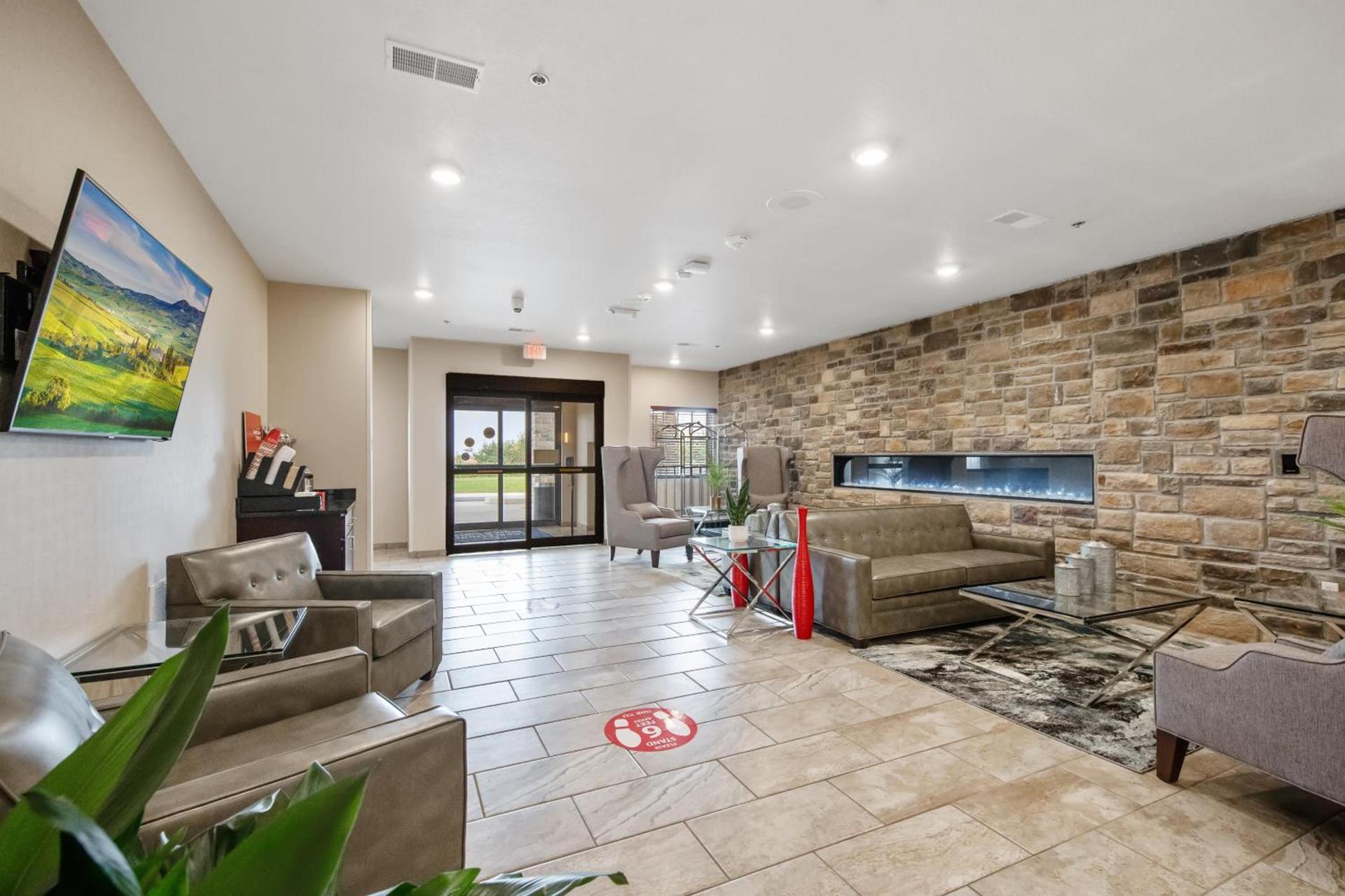 Cobblestone Hotel & Suites - Austin photo 70