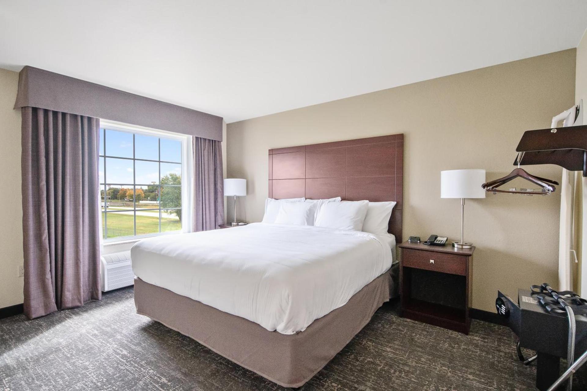 Cobblestone Hotel & Suites - Austin photo 71