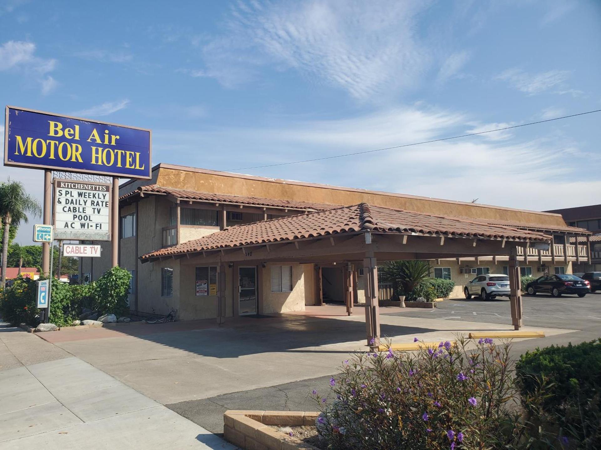 Bel Air Motor Hotel — hotel in Tustin