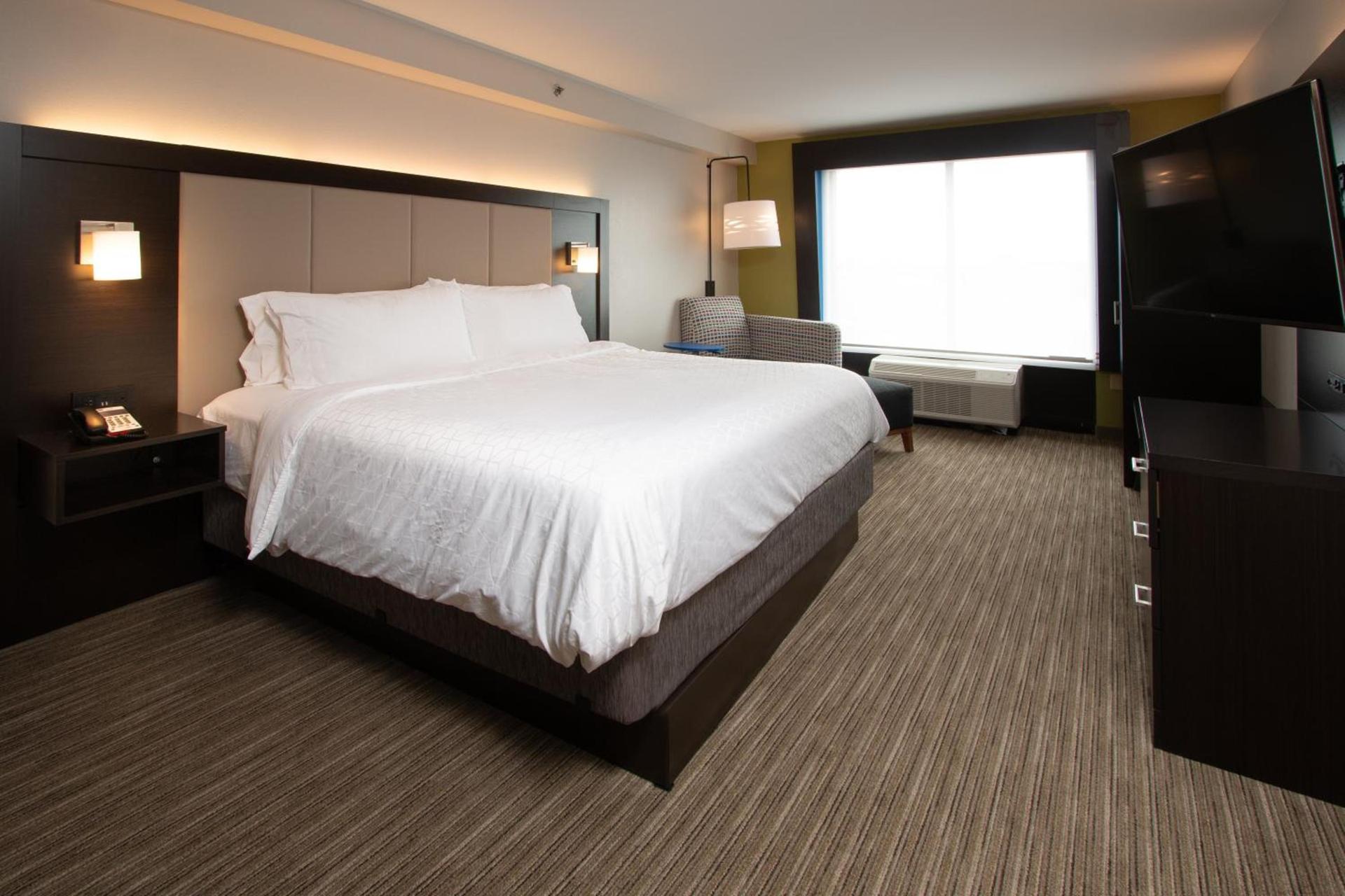 Holiday Inn Express & Suites Tupelo by IHG photo 27