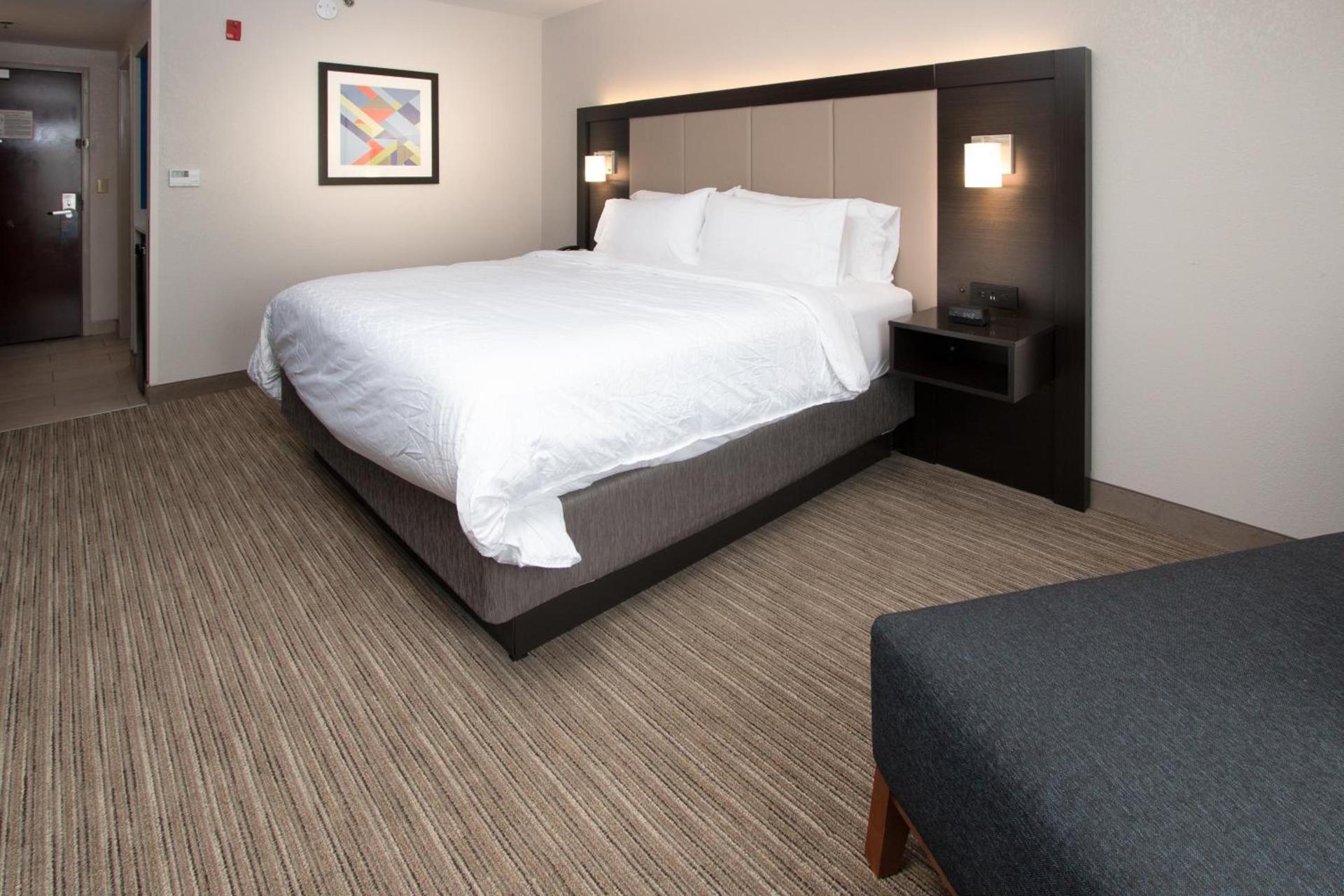 Holiday Inn Express & Suites Tupelo by IHG photo 29