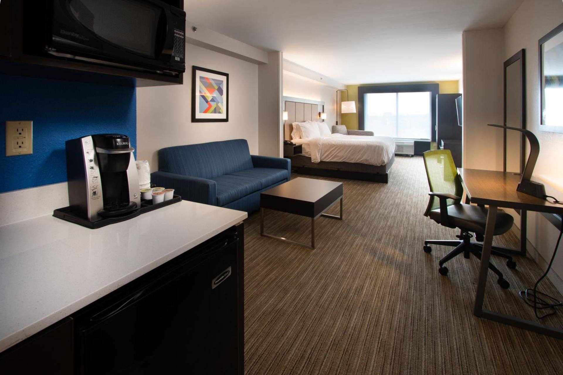 Holiday Inn Express & Suites Tupelo by IHG photo 24