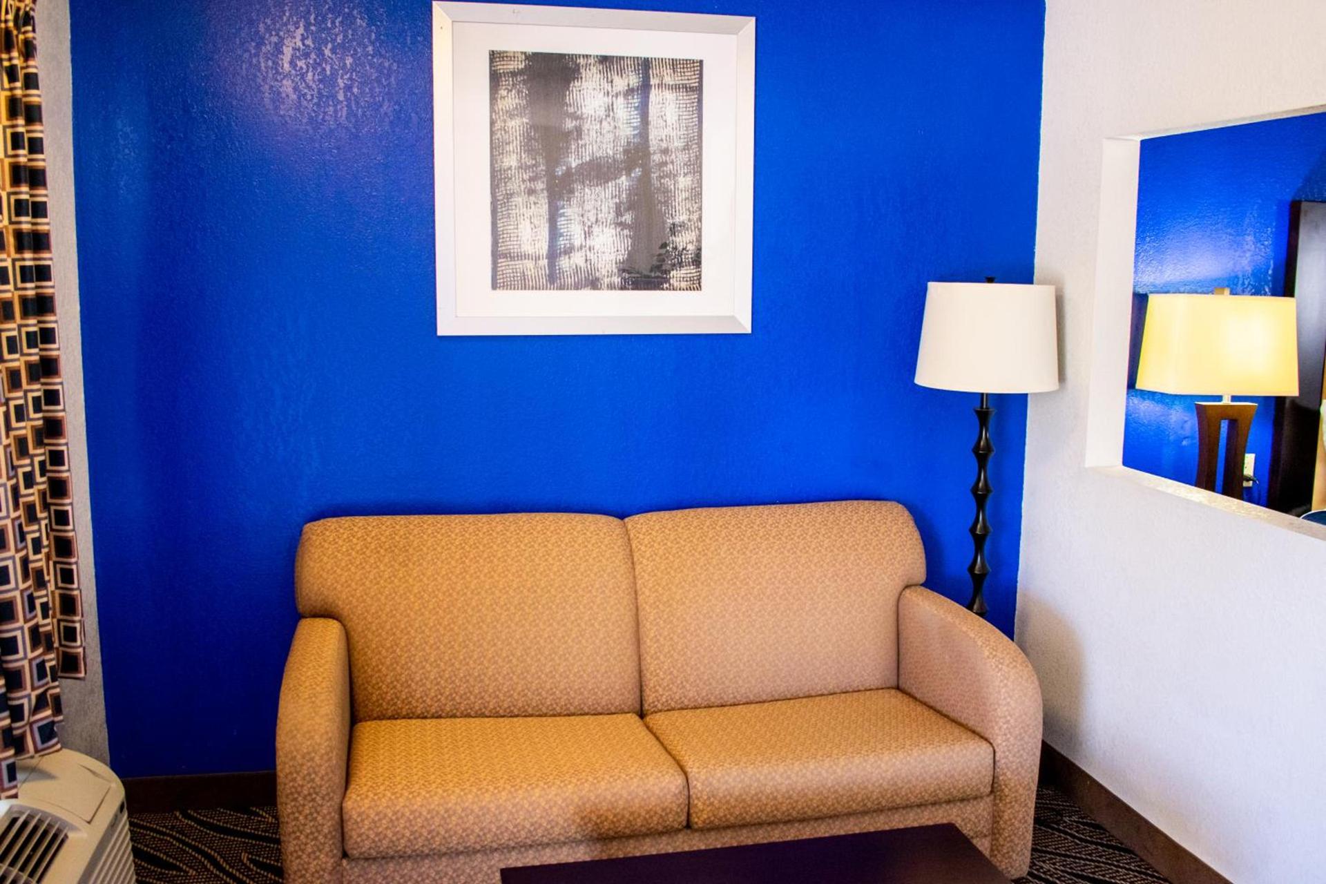 Blue Jay Inn & Suites photo 24
