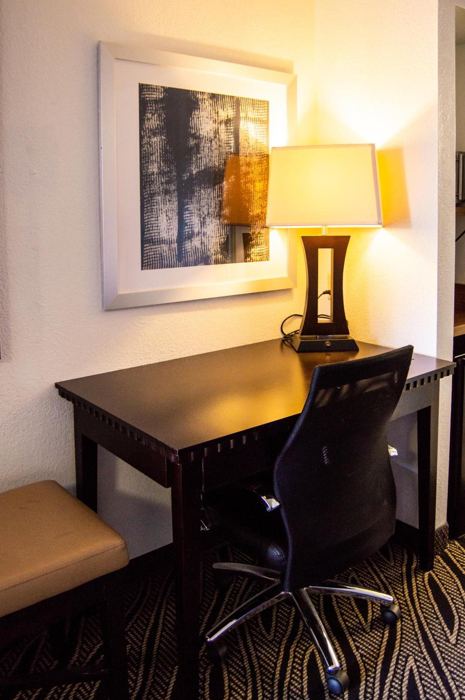 Blue Jay Inn & Suites photo 17
