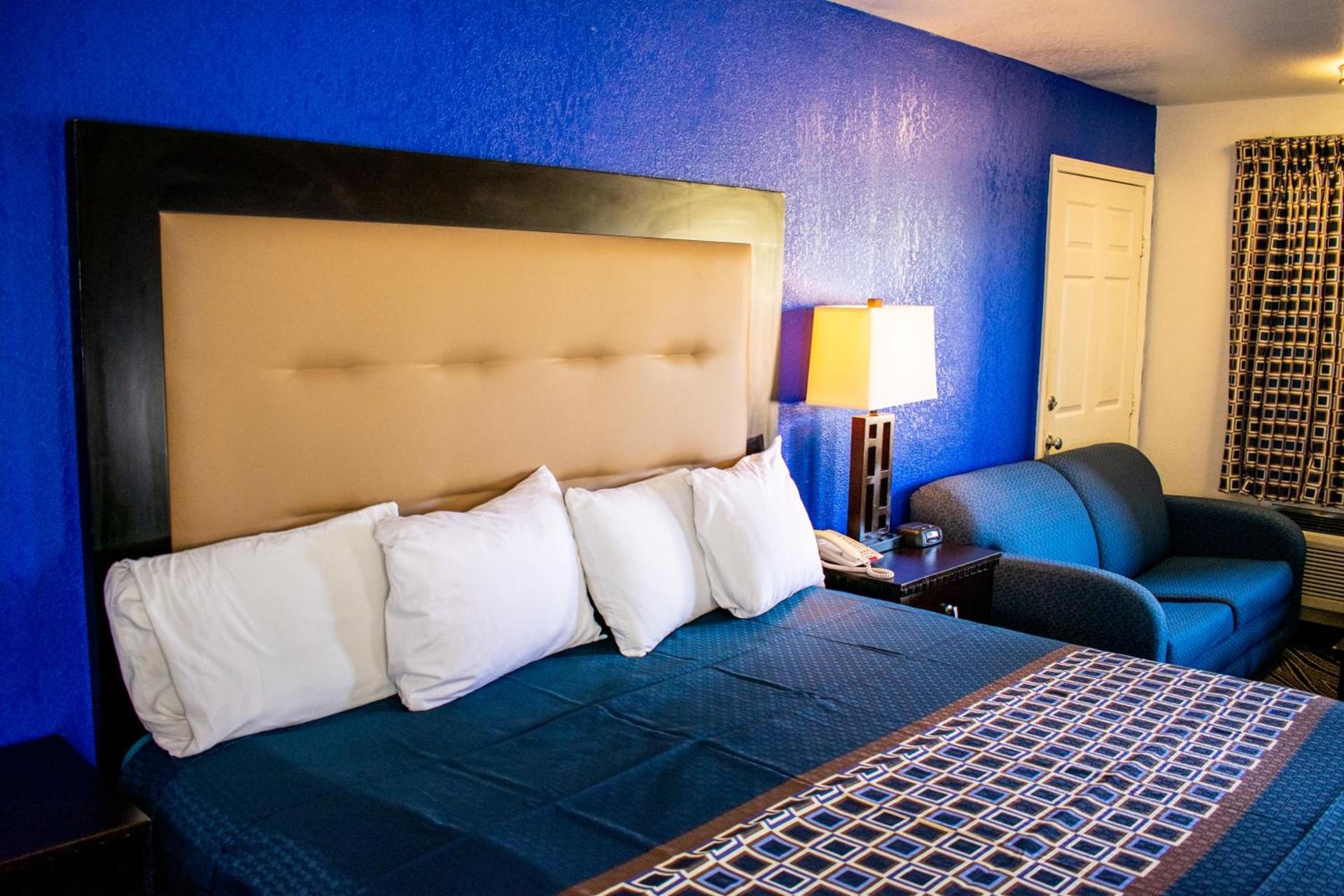 Blue Jay Inn & Suites photo 25