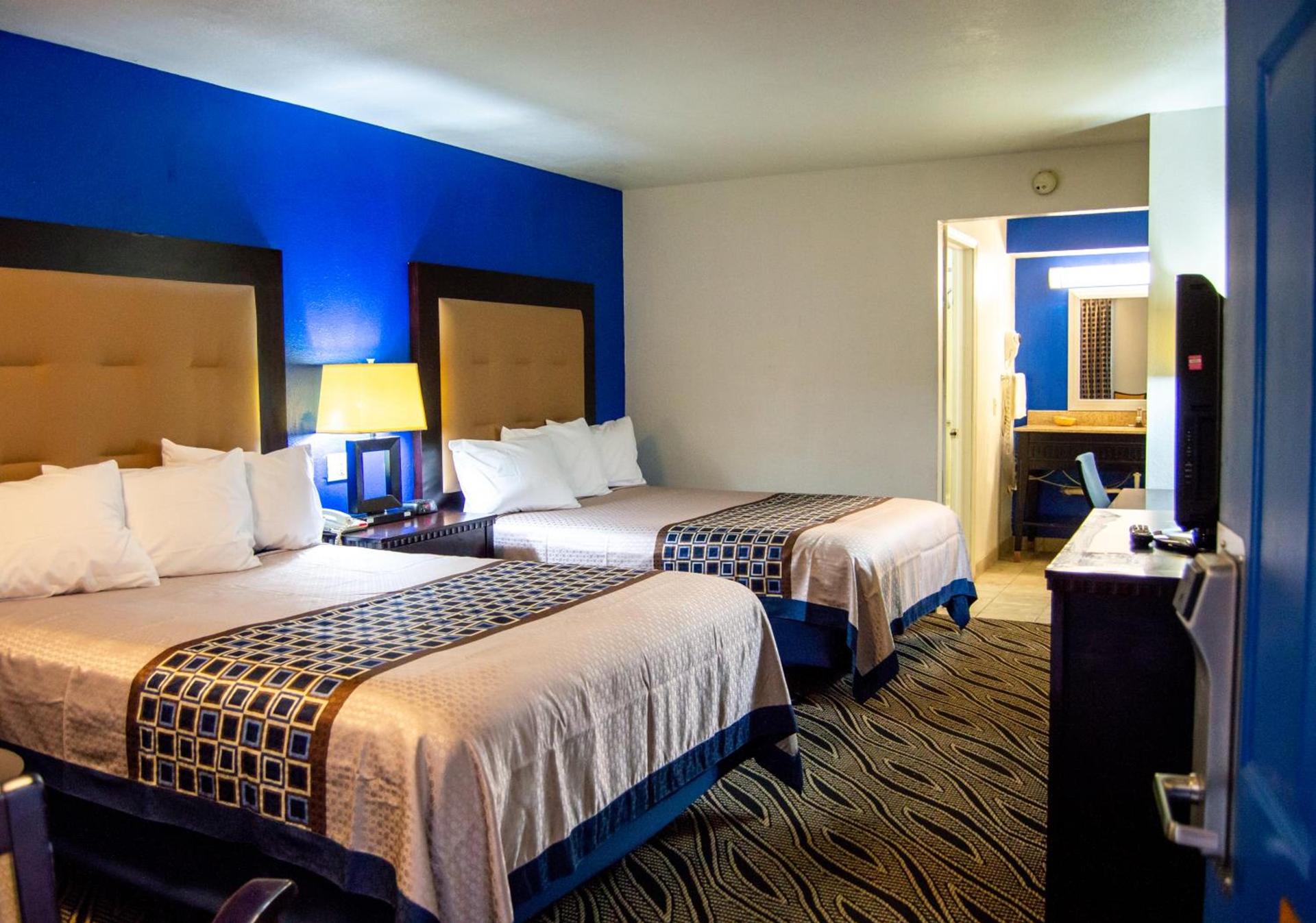 Blue Jay Inn & Suites photo 28
