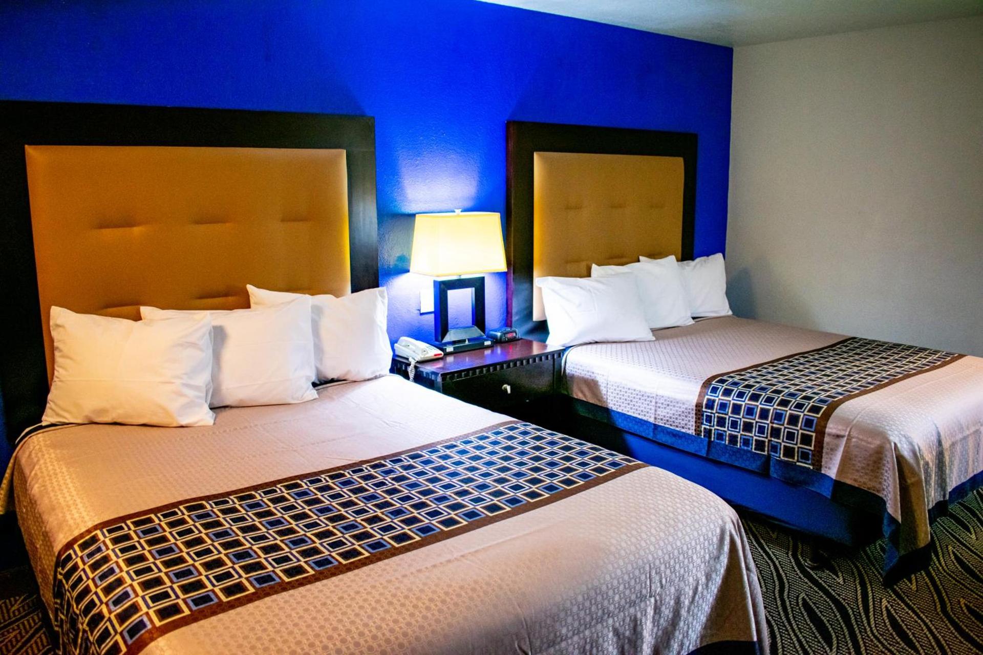 Blue Jay Inn & Suites photo 18