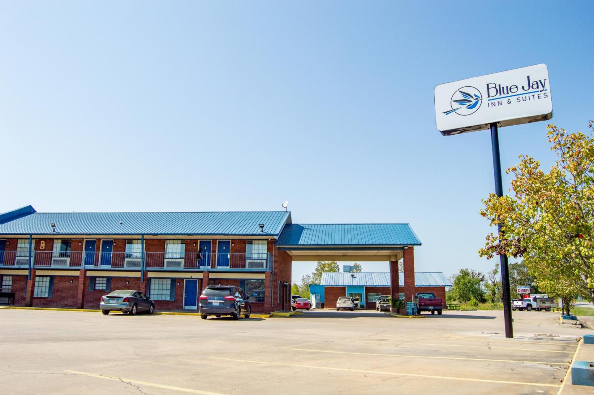 Blue Jay Inn & Suites — hotel in Sallisaw