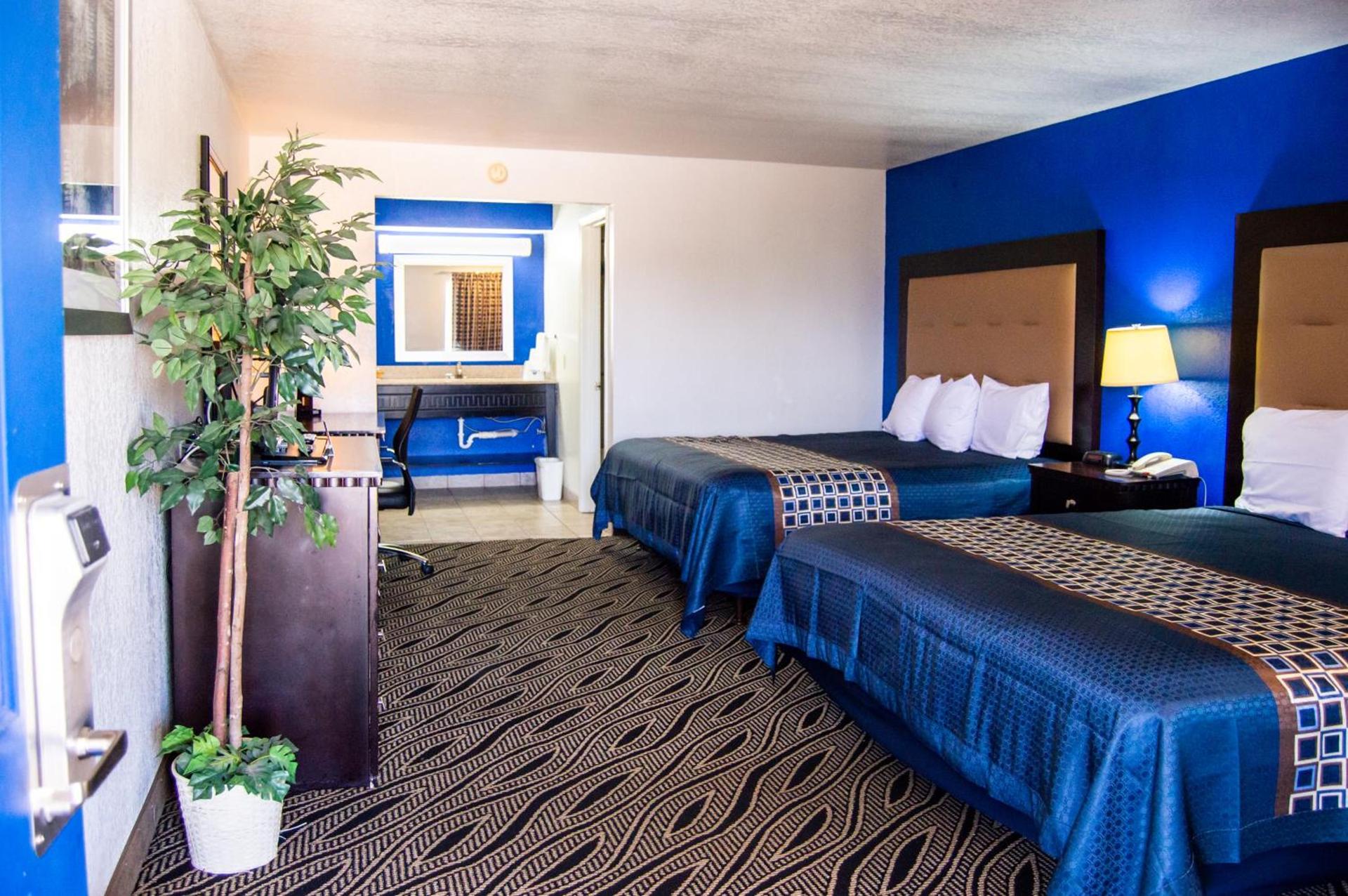 Blue Jay Inn & Suites photo 4