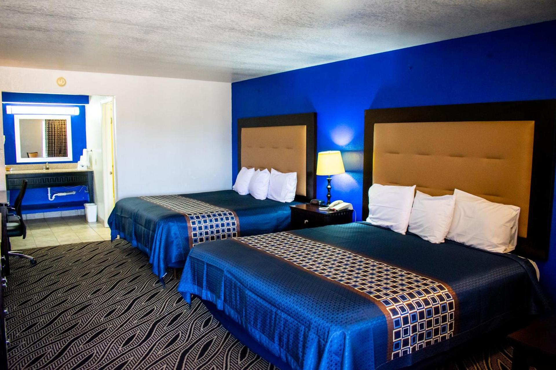 Blue Jay Inn & Suites photo 9