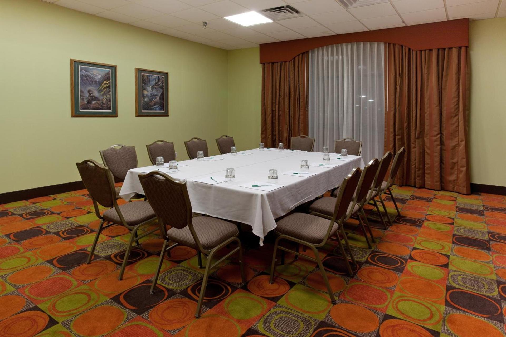 Ramada Plaza by Wyndham Sheridan Hotel & Convention Center photo 22