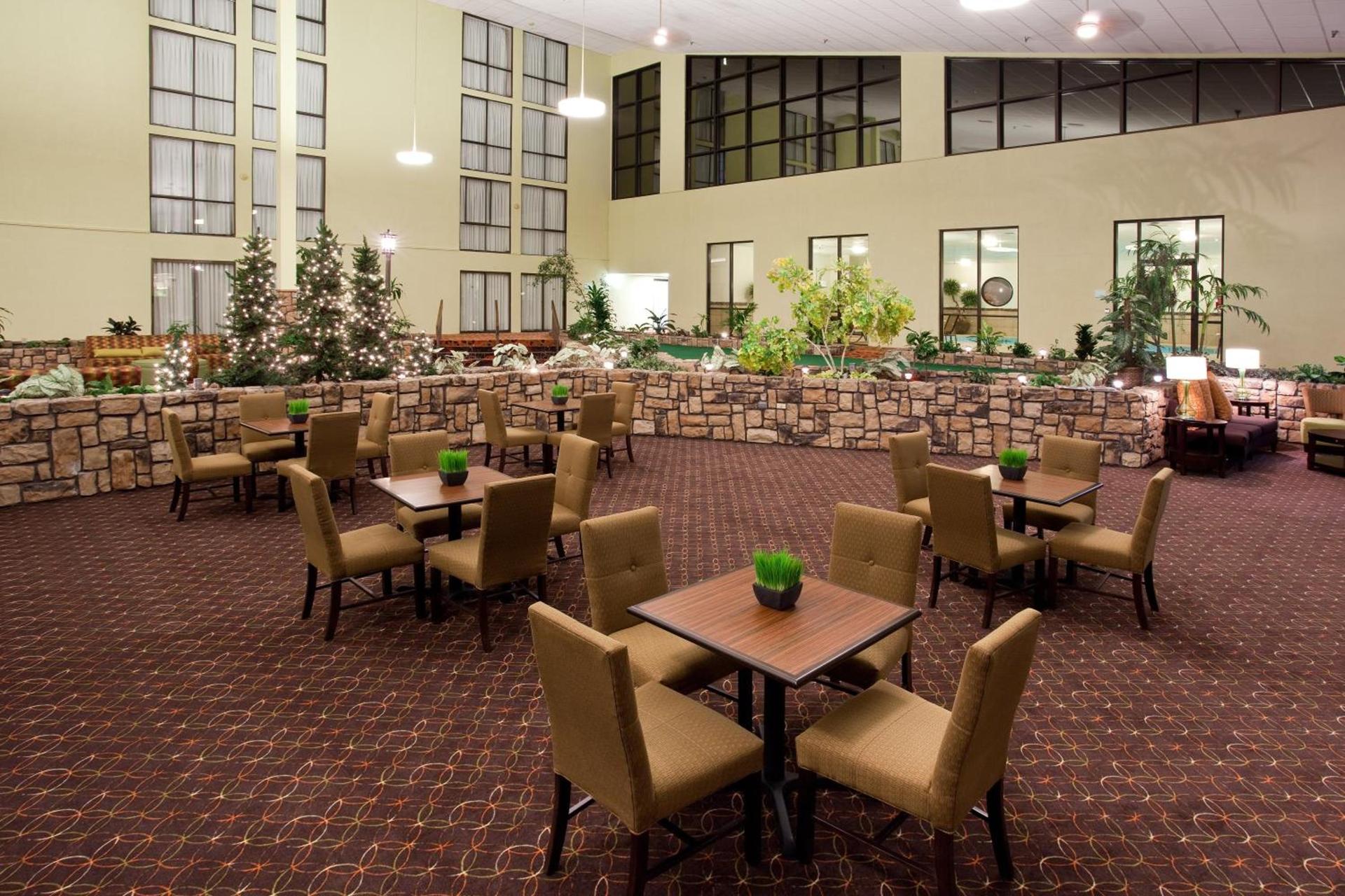Ramada Plaza by Wyndham Sheridan Hotel & Convention Center photo 34