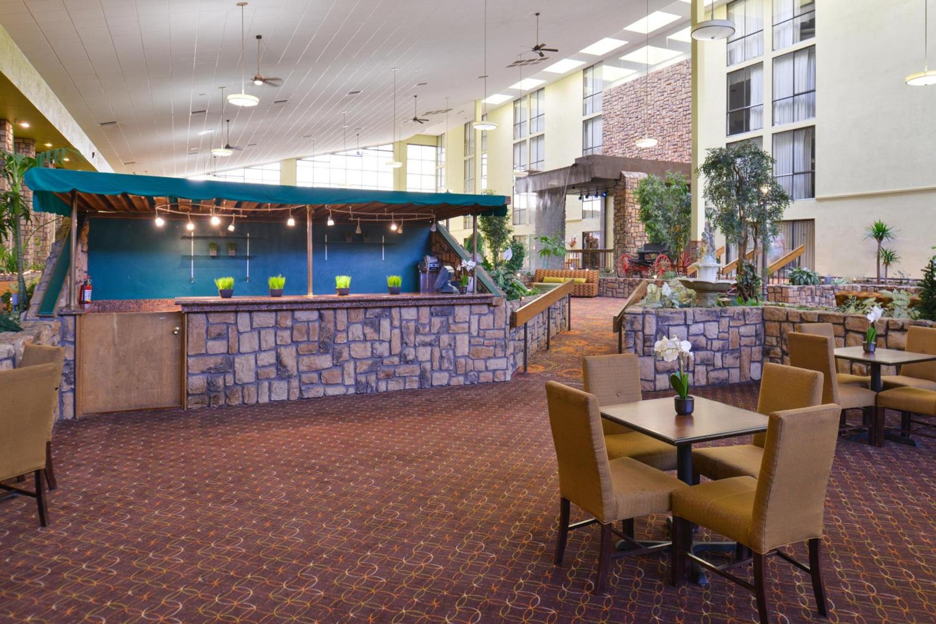 Ramada Plaza by Wyndham Sheridan Hotel & Convention Center photo 31