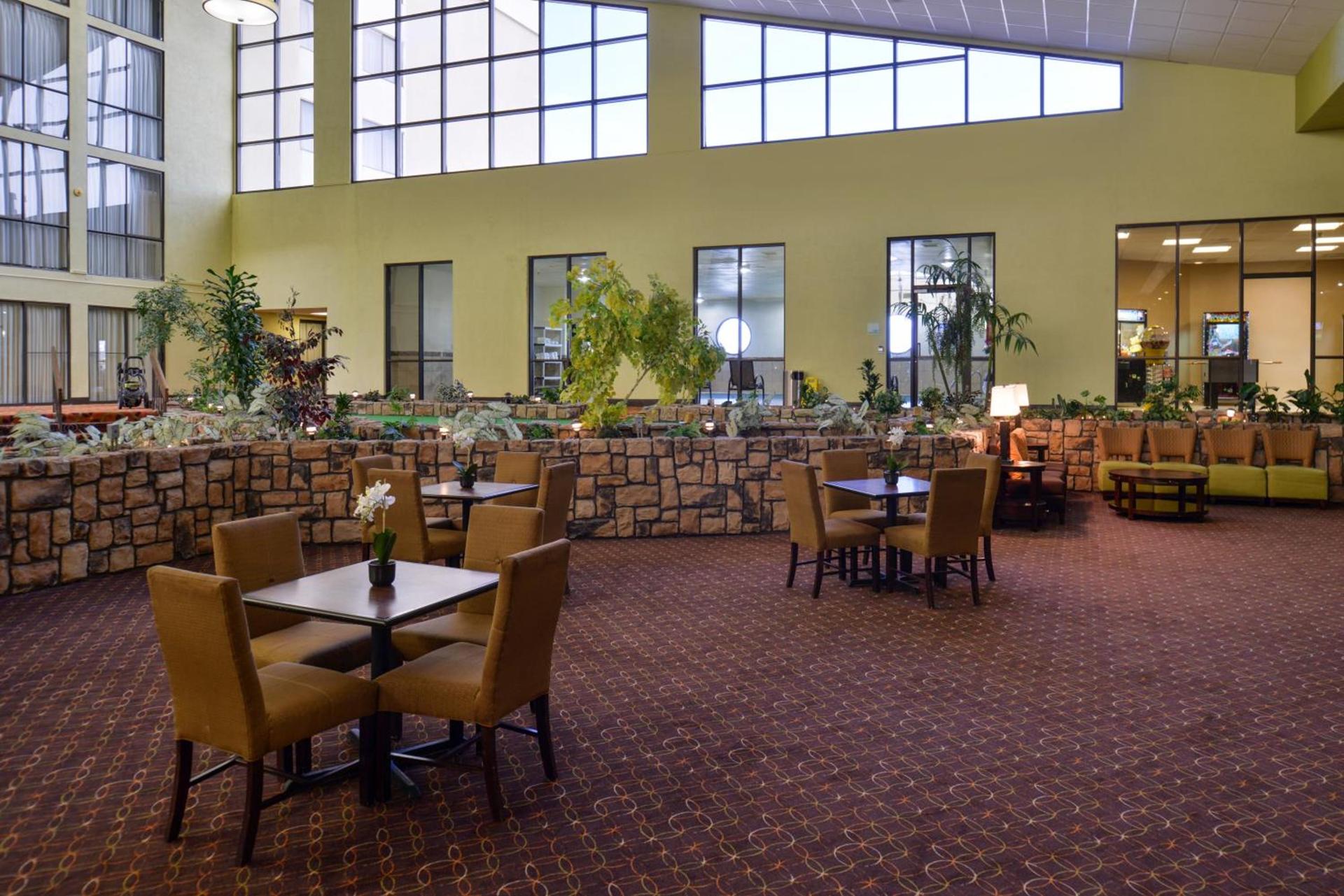 Ramada Plaza by Wyndham Sheridan Hotel & Convention Center photo 25