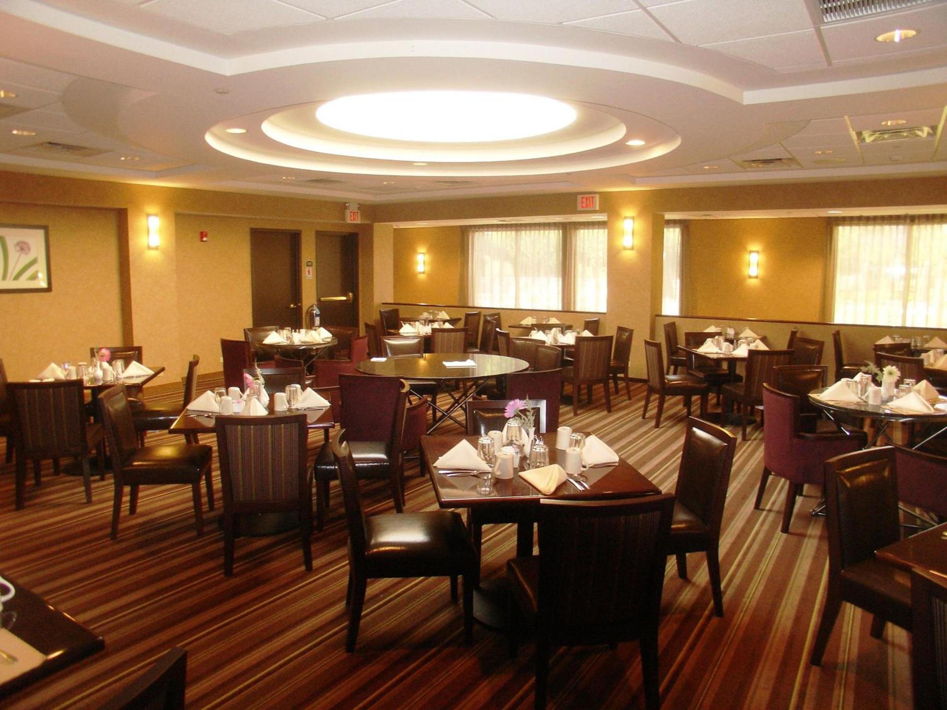Armoni Inn & Suites photo 23