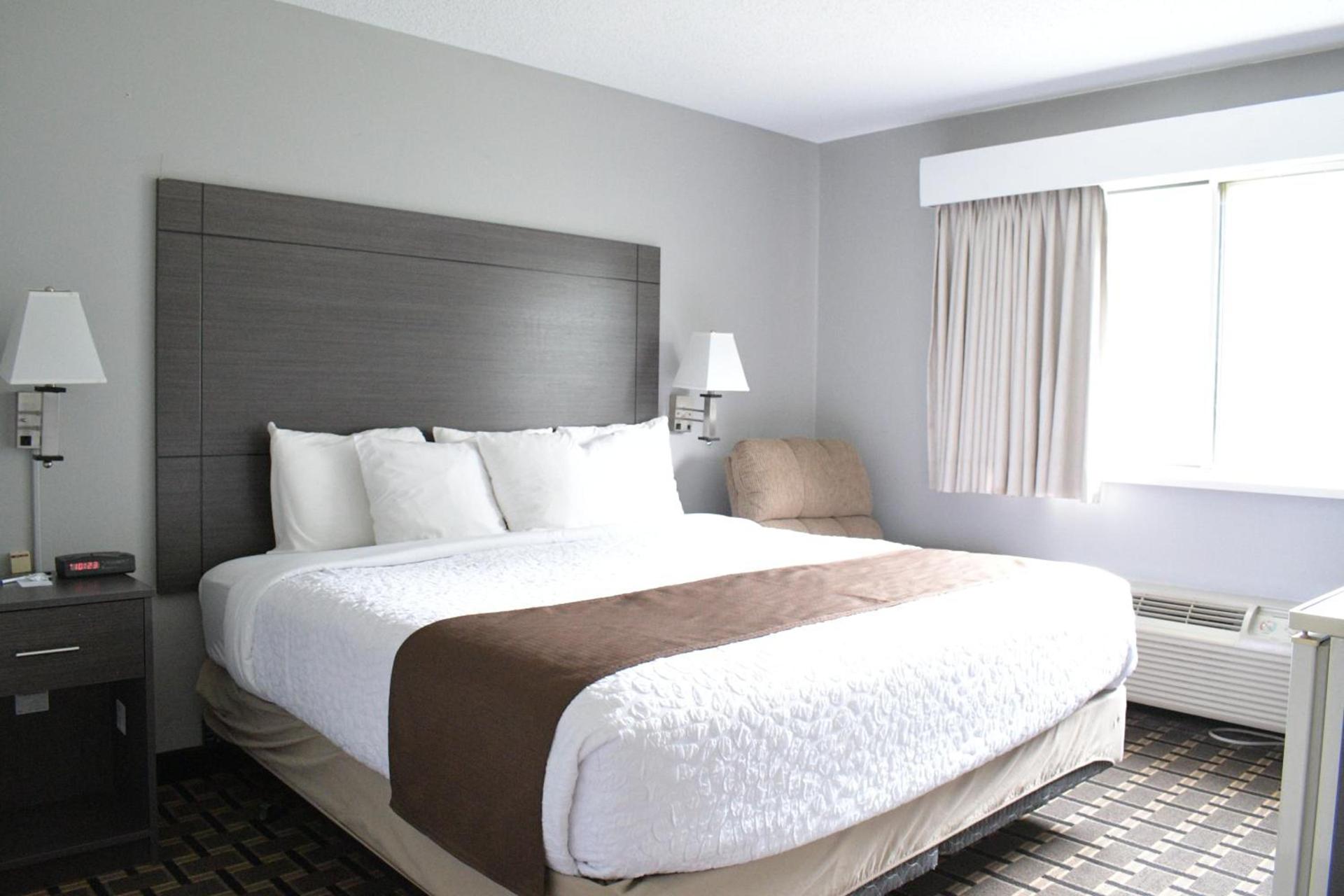 Adams Inn and Suites photo 27