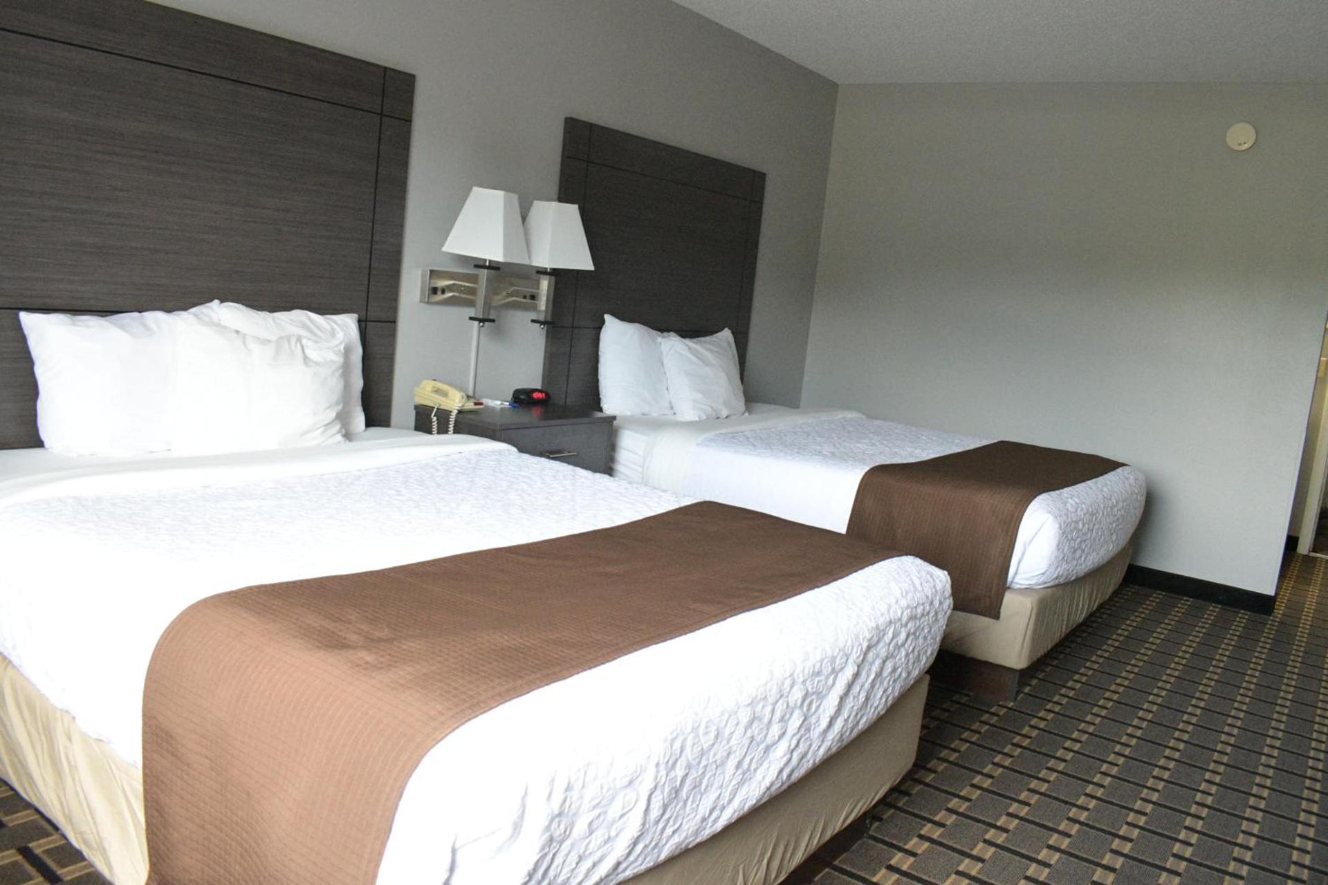 Adams Inn and Suites photo 35