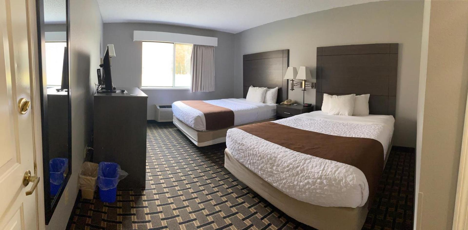 Adams Inn and Suites photo 34