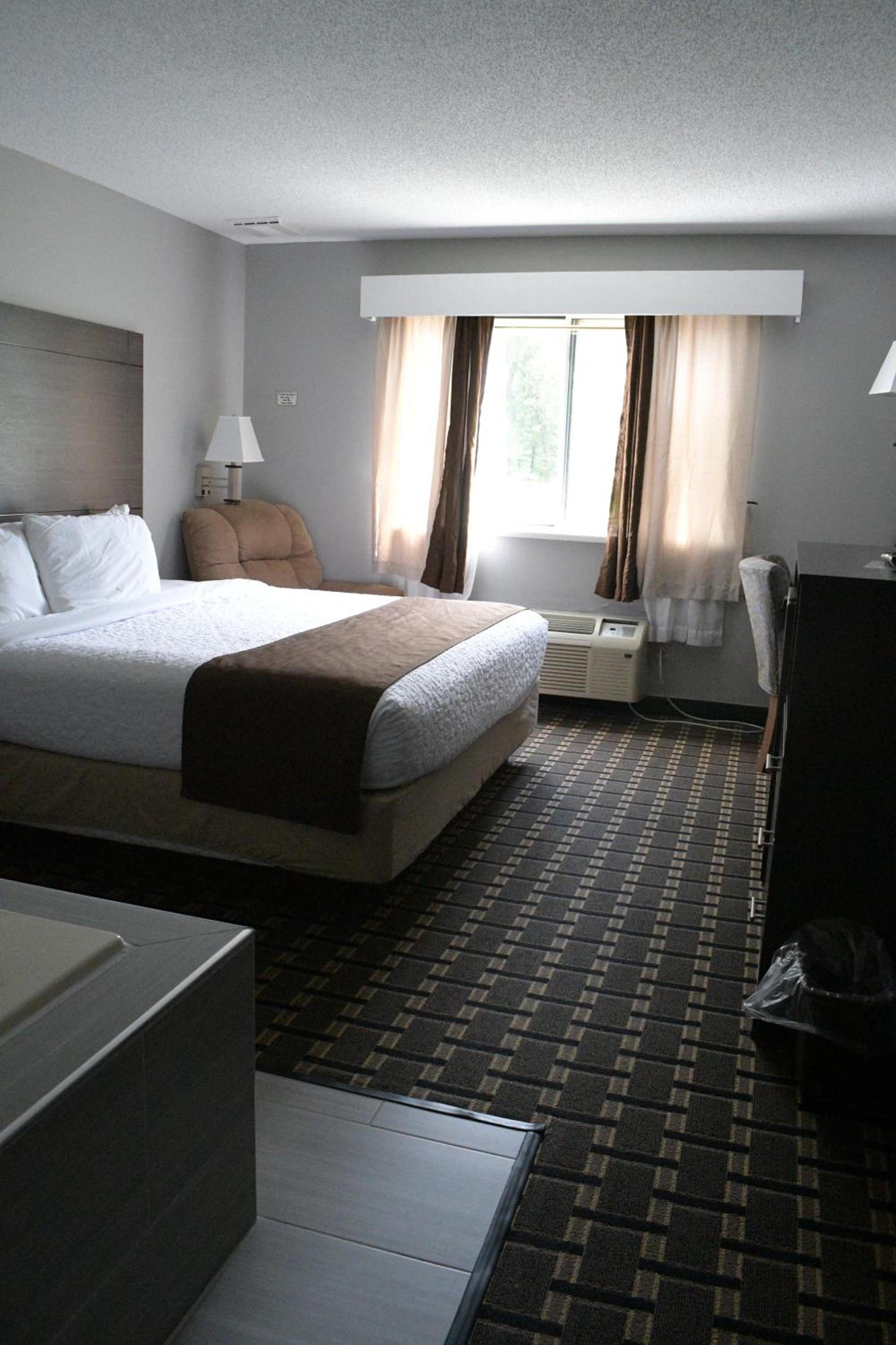 Adams Inn and Suites photo 38