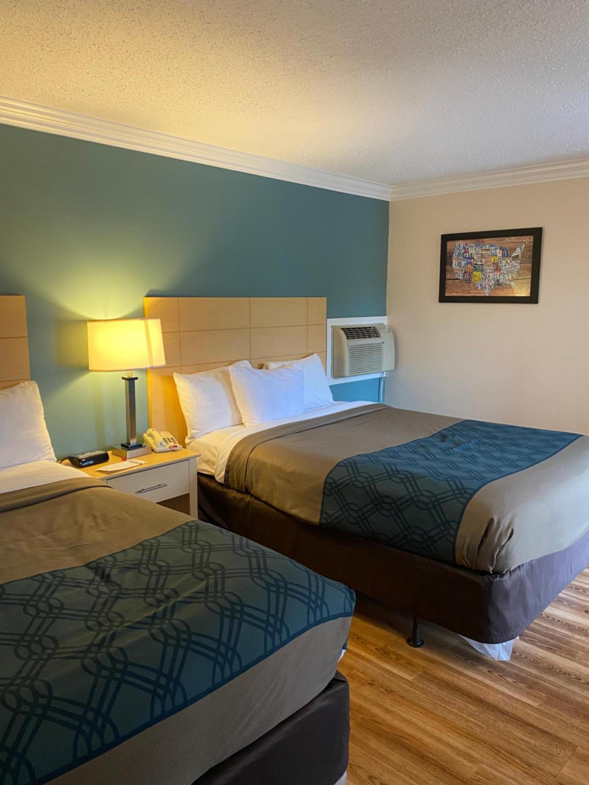 Econo Lodge at the Falls North photo 32