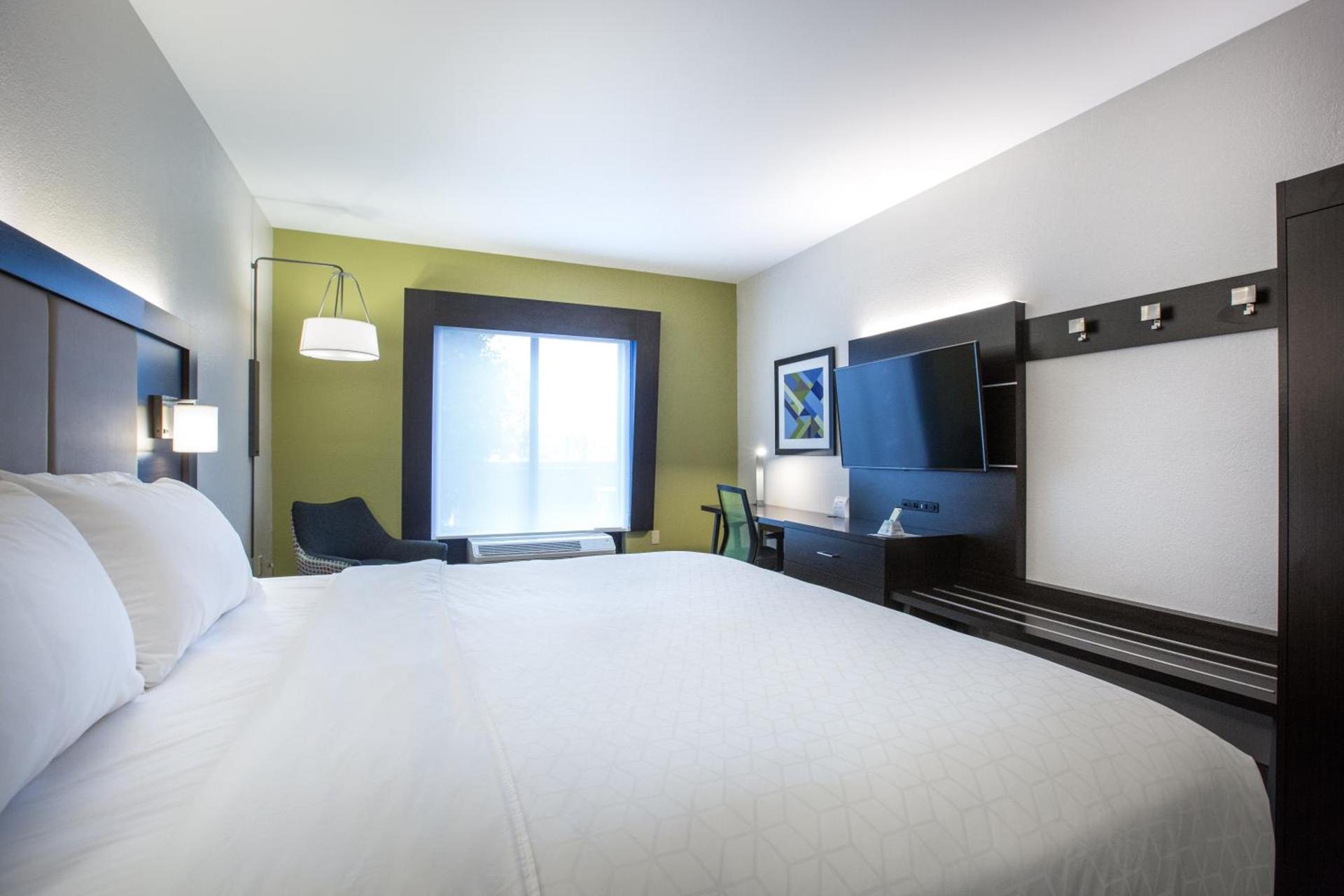 Holiday Inn Express & Suites Tupelo by IHG photo 32