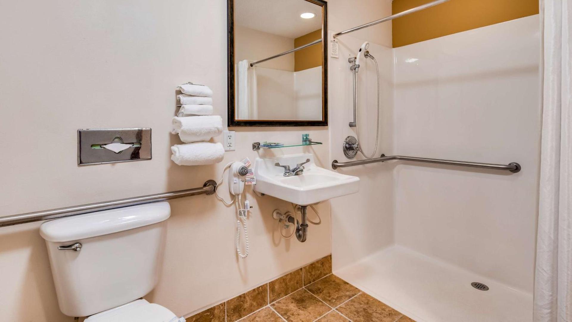 Best Western Lakewood Inn photo 33