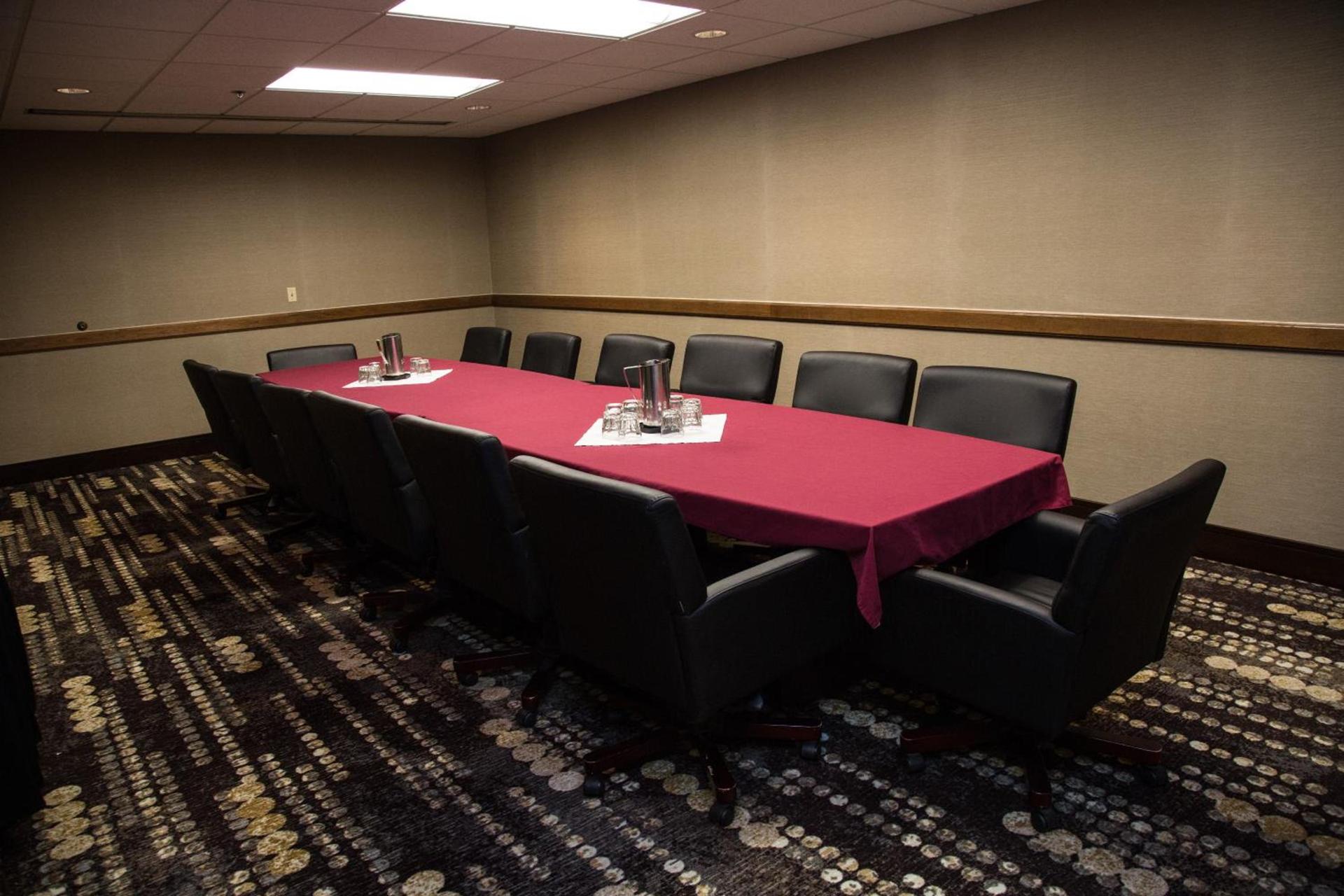 DoubleTree by Hilton Rapid City Downtown Convention Center photo 20