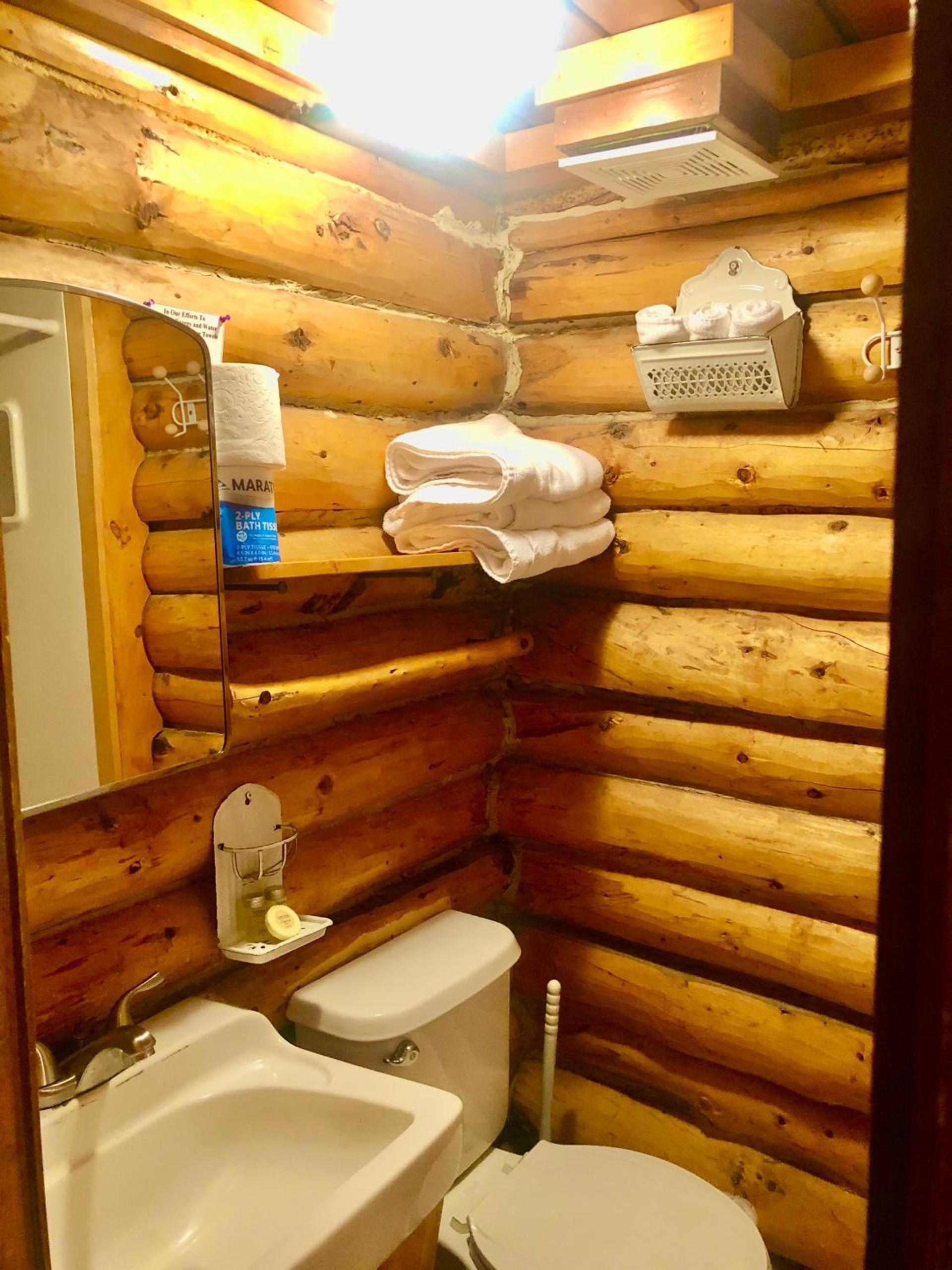 Carlo Creek Cabins photo 32