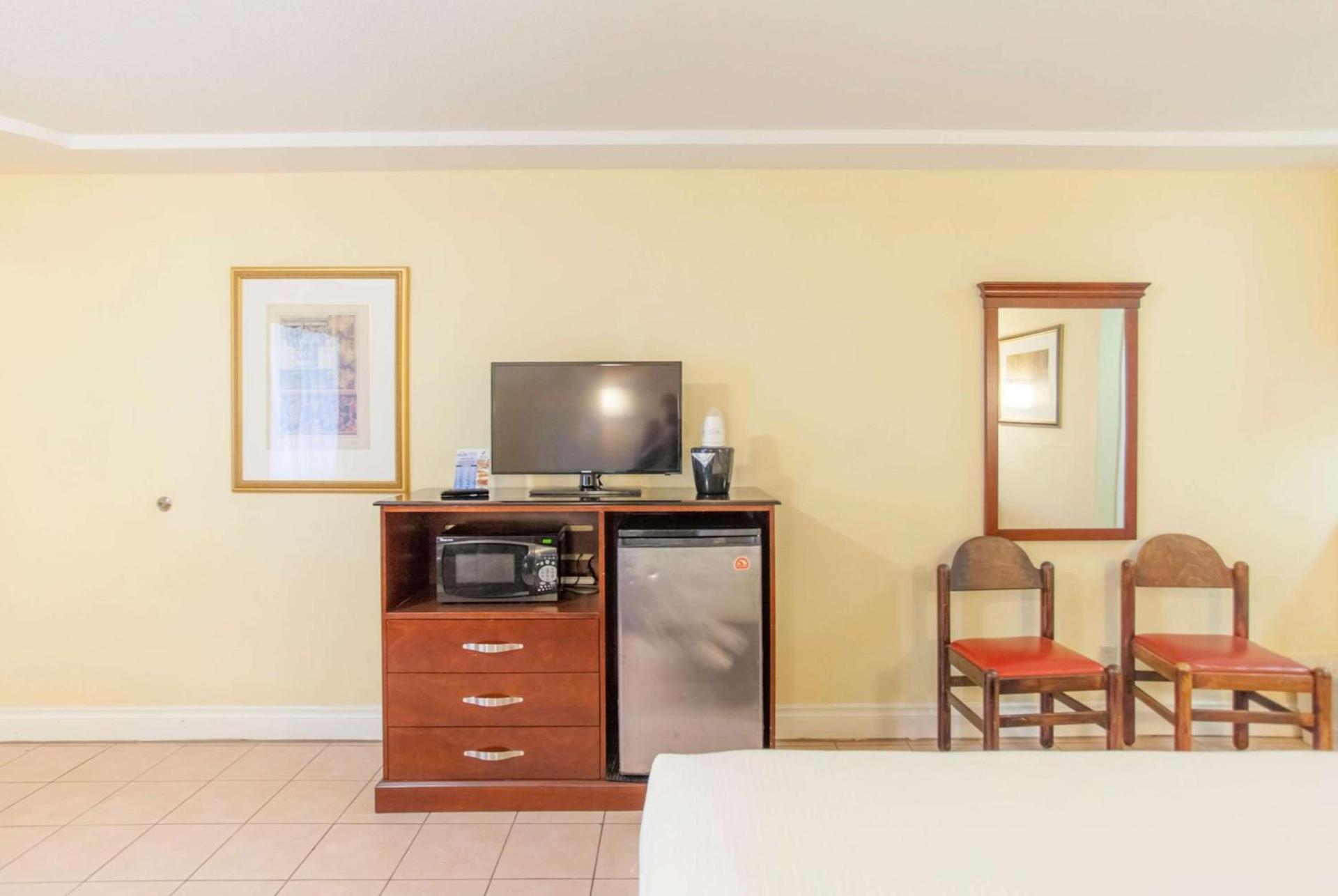 Days Inn by Wyndham Shenandoah photo 7