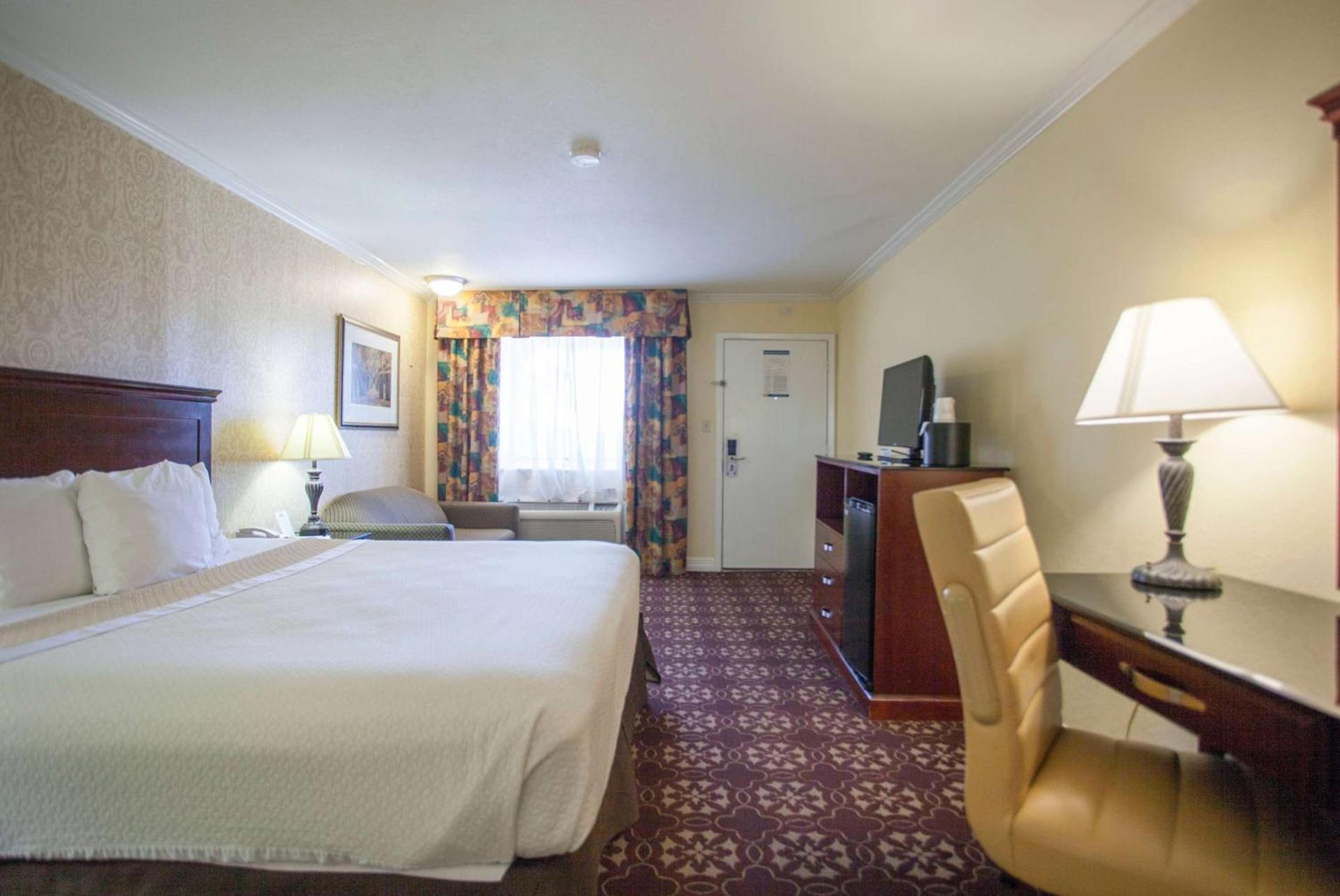 Days Inn by Wyndham Shenandoah photo 14