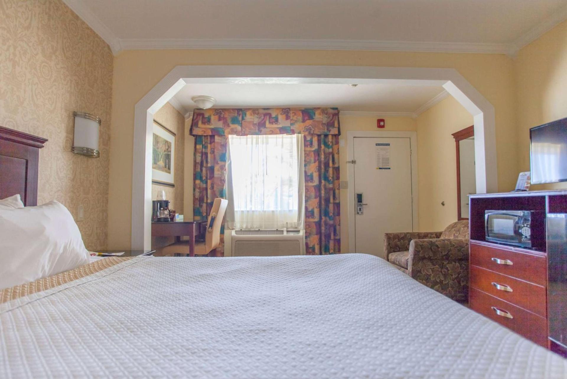 Days Inn by Wyndham Shenandoah photo 15