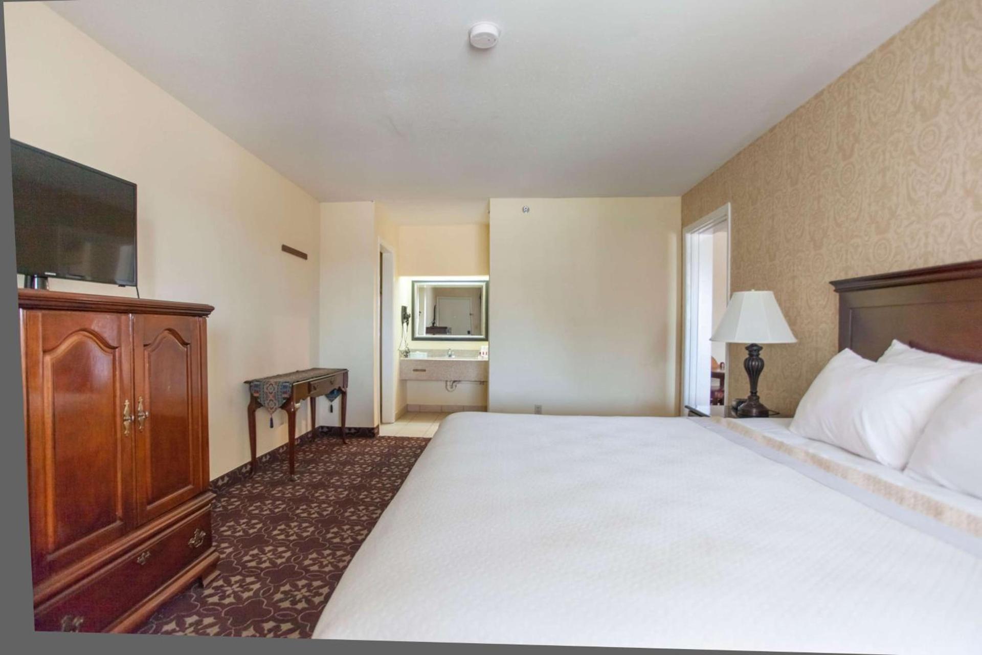 Days Inn by Wyndham Shenandoah photo 26