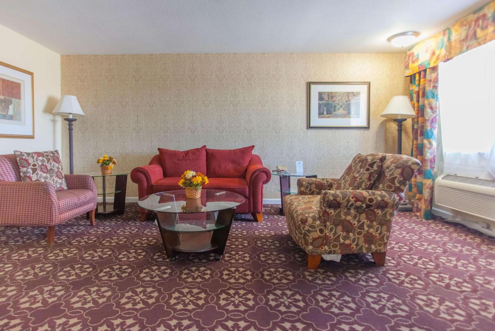 Days Inn by Wyndham Shenandoah photo 27