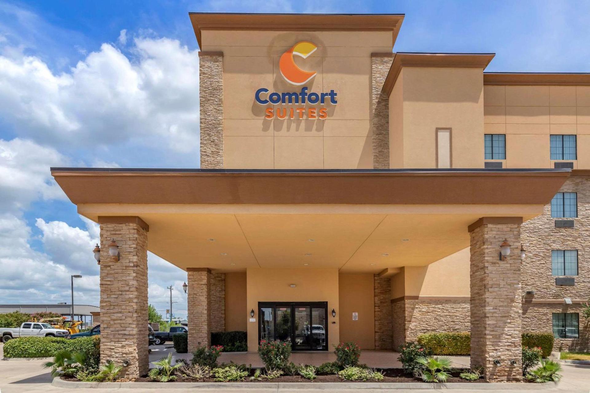Comfort Suites Buda - Austin South photo 2
