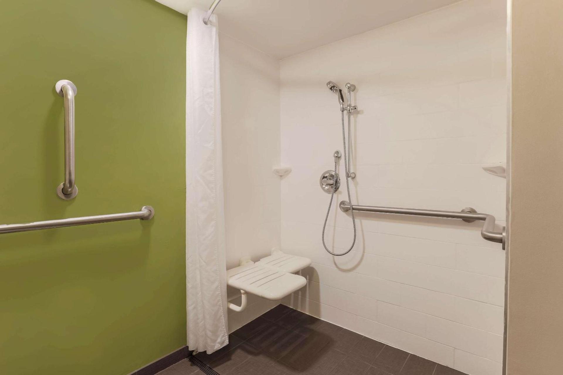 Sleep Inn Midway Airport photo 27