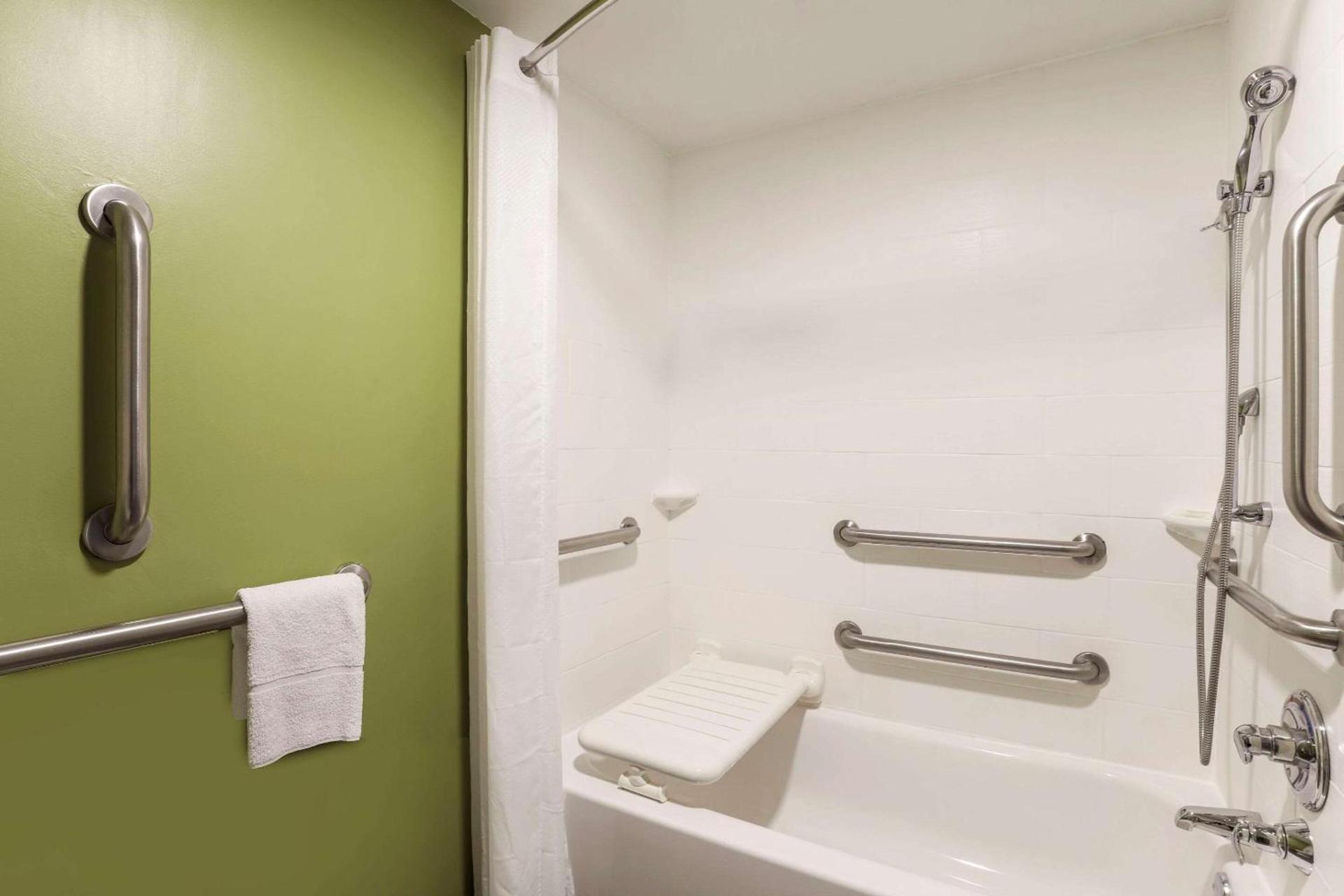 Sleep Inn Midway Airport photo 28
