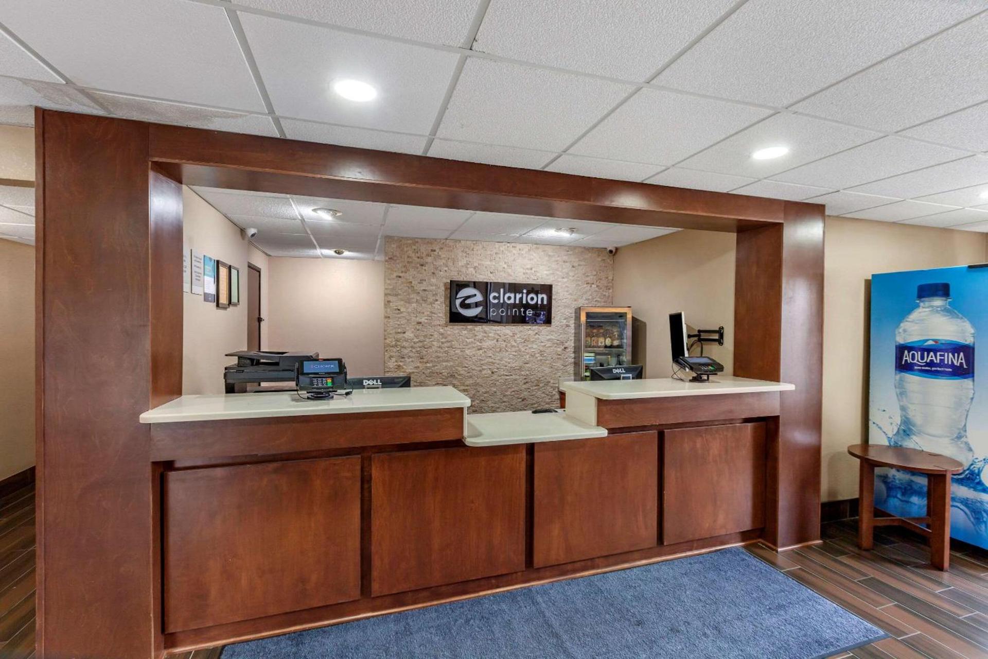Clarion Pointe Racine - Mount Pleasant photo 3