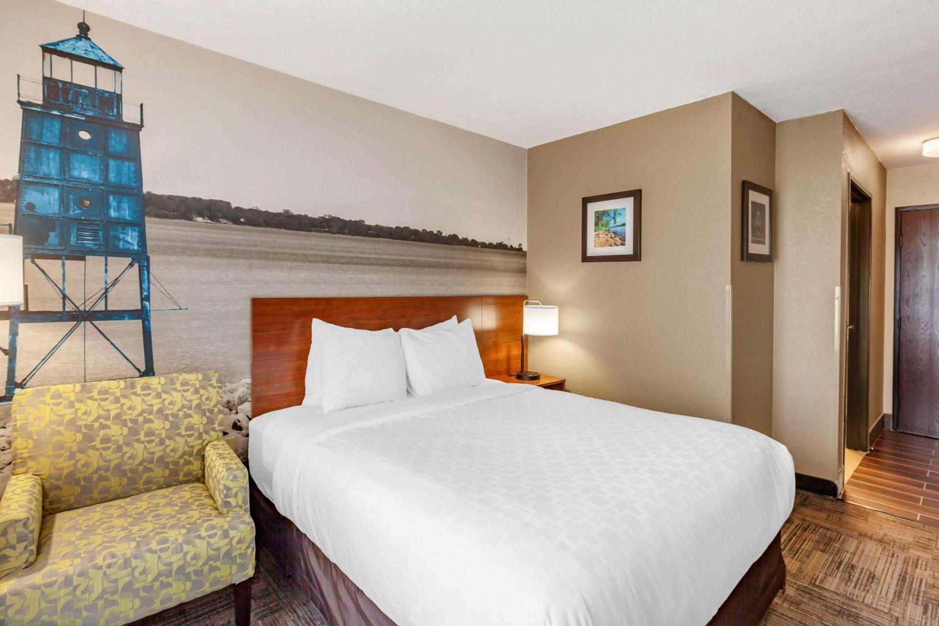 Clarion Pointe Racine - Mount Pleasant photo 6