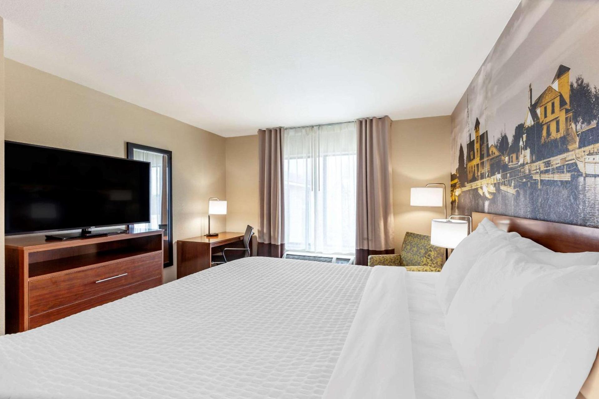 Clarion Pointe Racine - Mount Pleasant photo 14