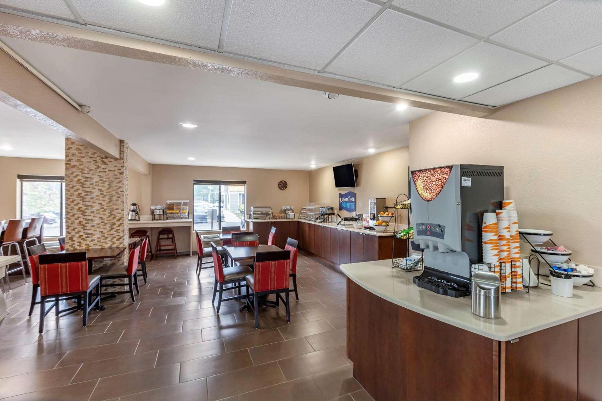 Clarion Pointe Racine - Mount Pleasant photo 28